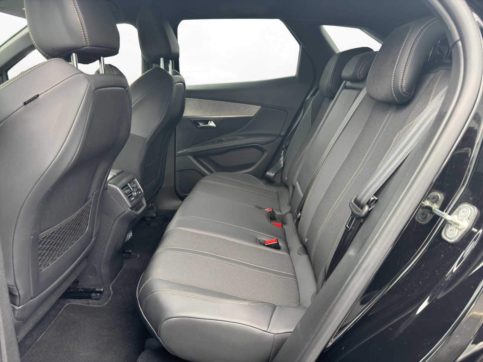 Peugeot - 3008_12
