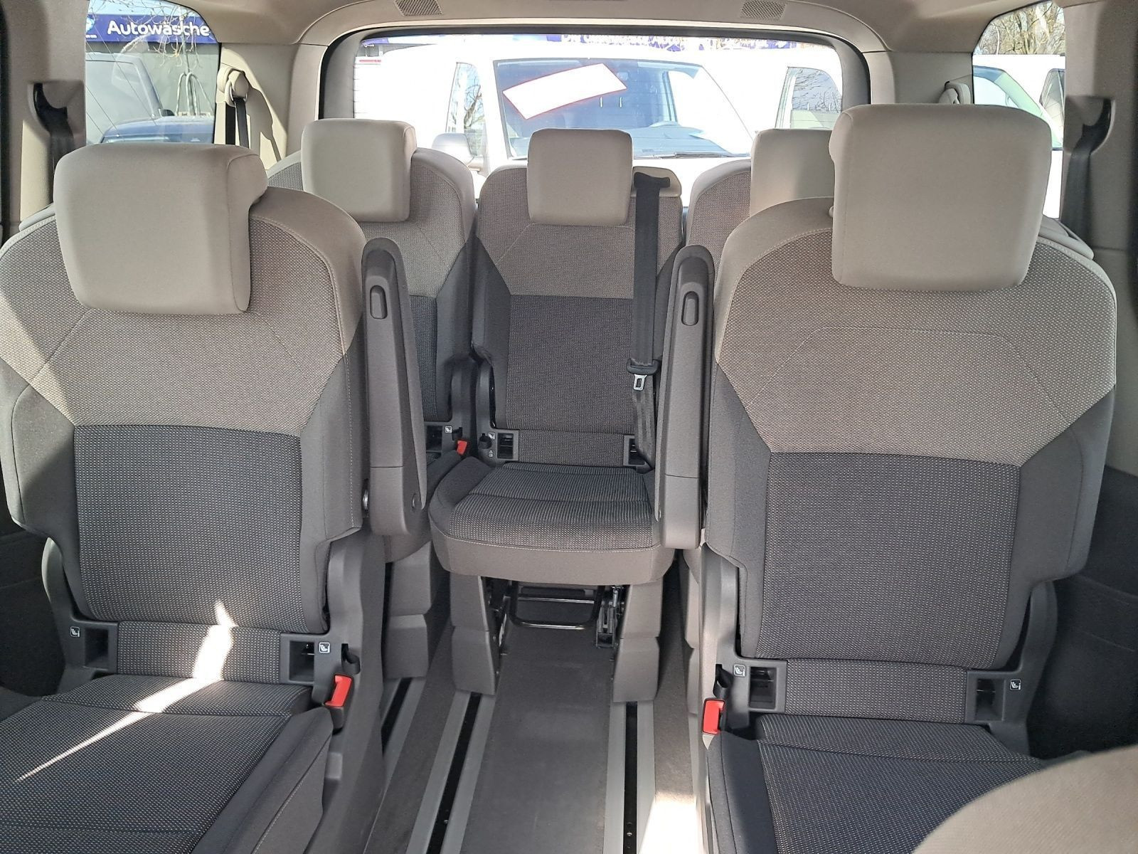 Volkswagen - Multivan_19