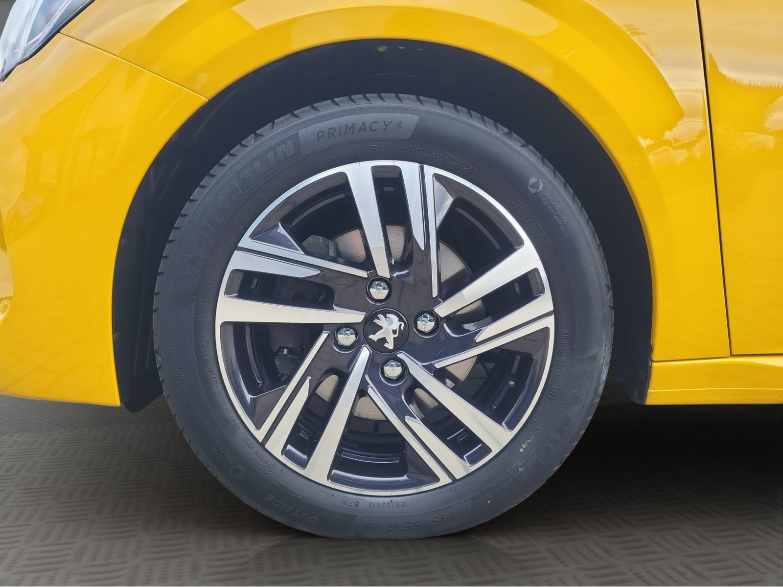 Peugeot - 208_22