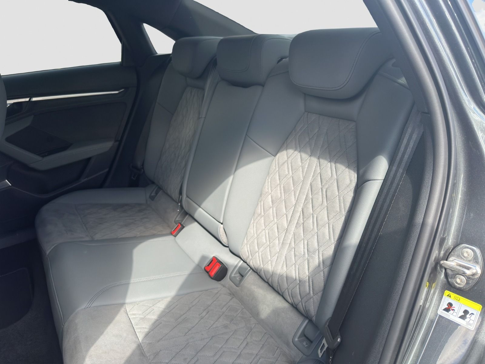 Audi - S3 Limousine_12