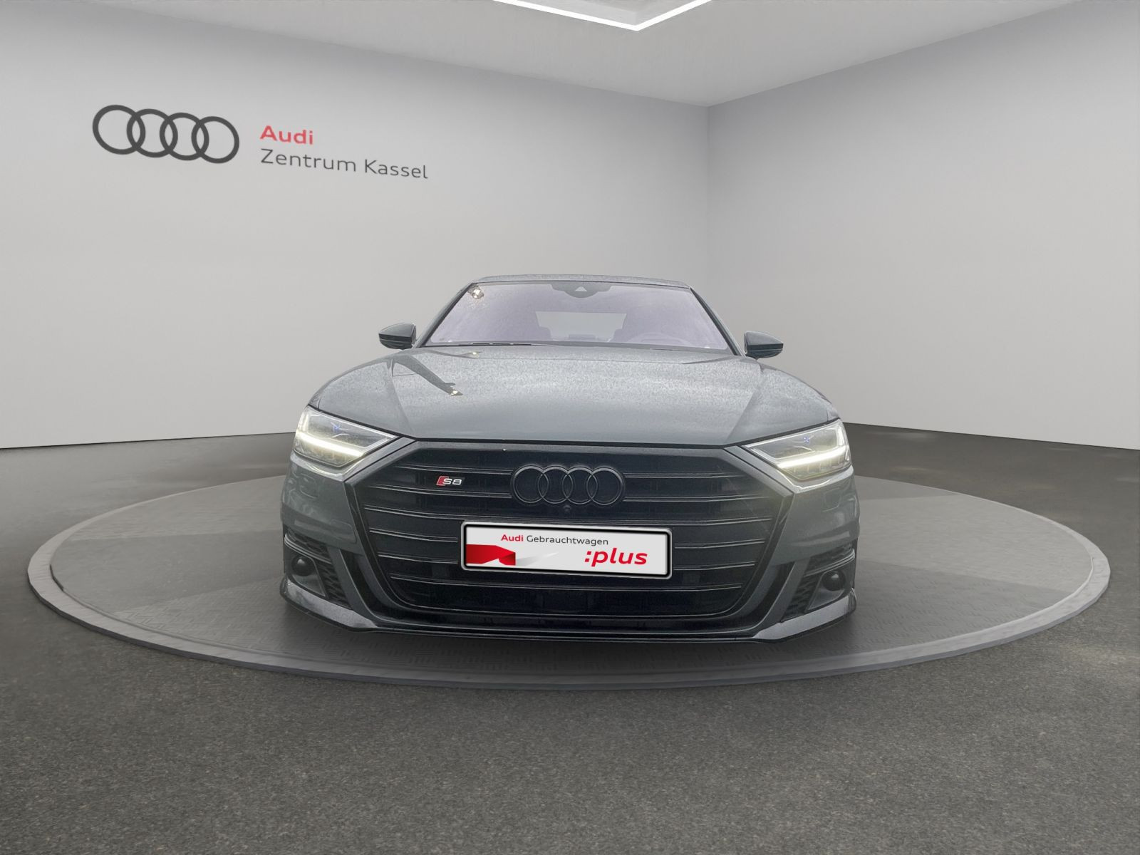 Audi - S8_10