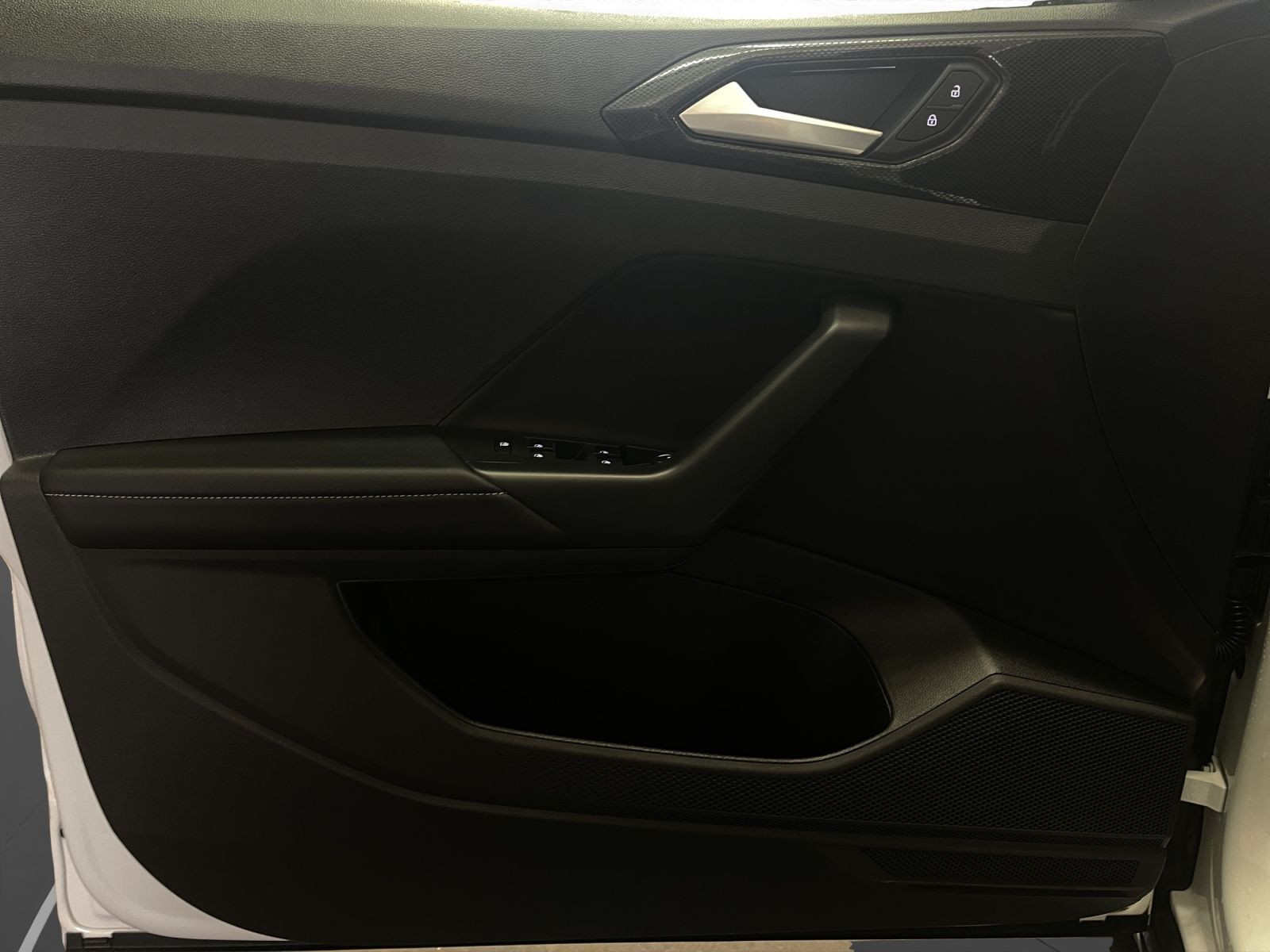 Volkswagen - T-Cross_12