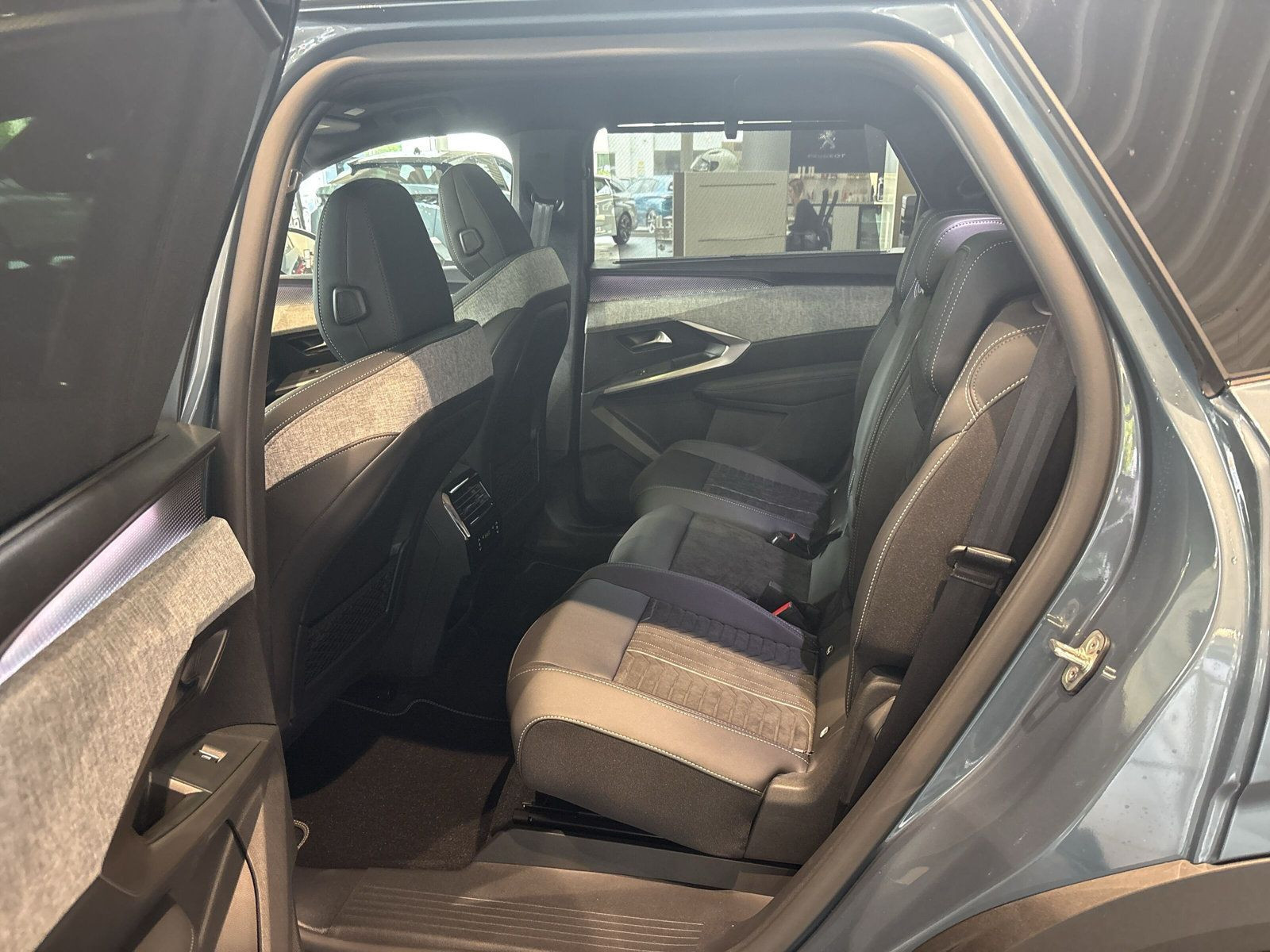 Peugeot - 5008_12