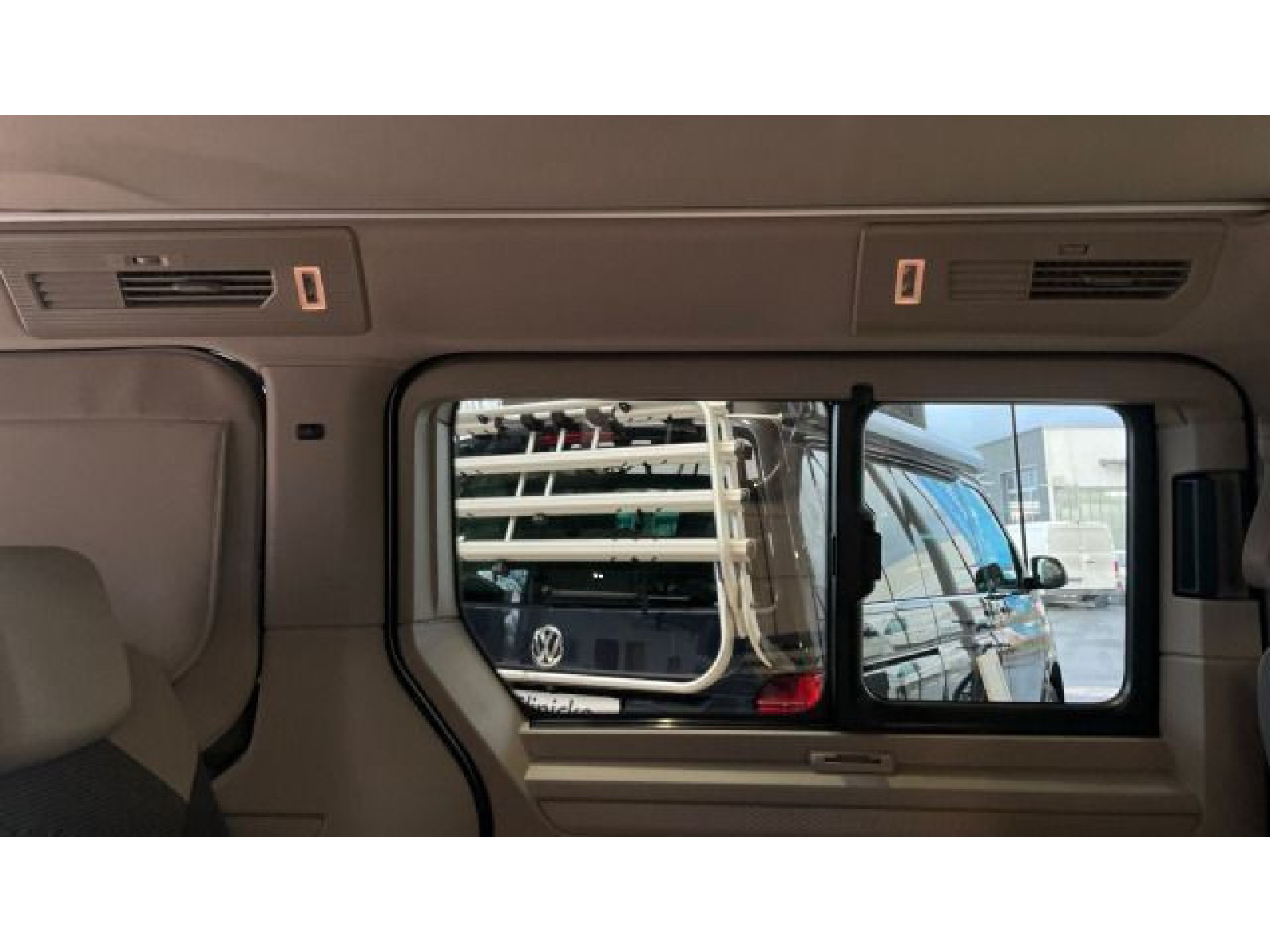 Volkswagen - California_15