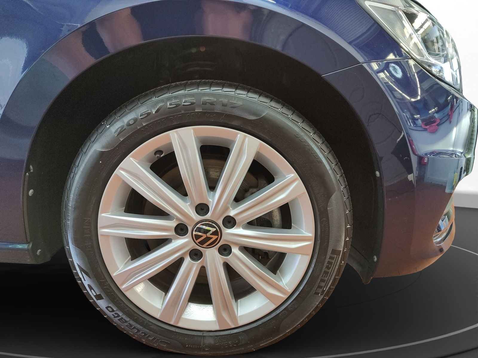 Volkswagen - Touran_11