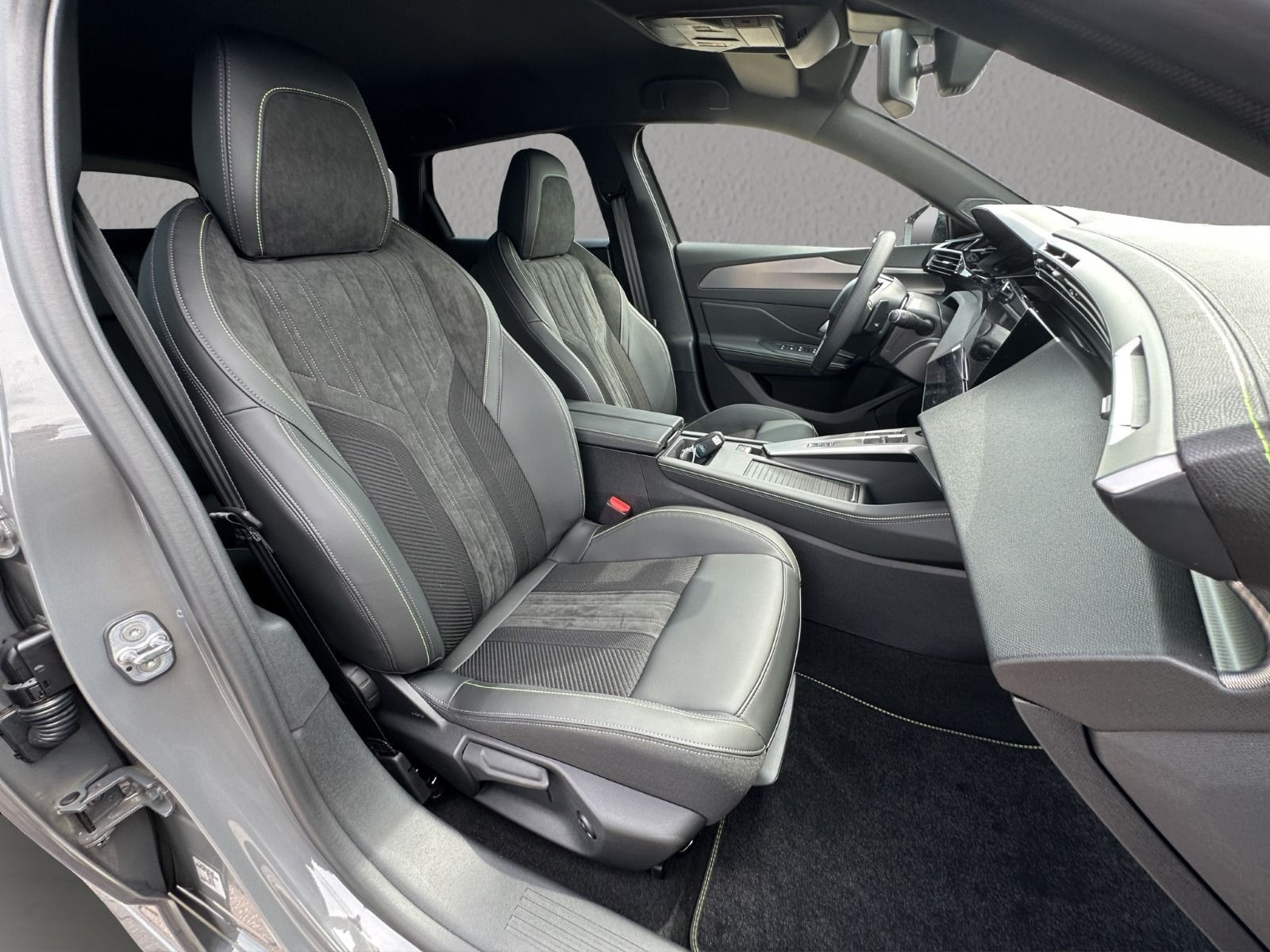 Peugeot - 308_16