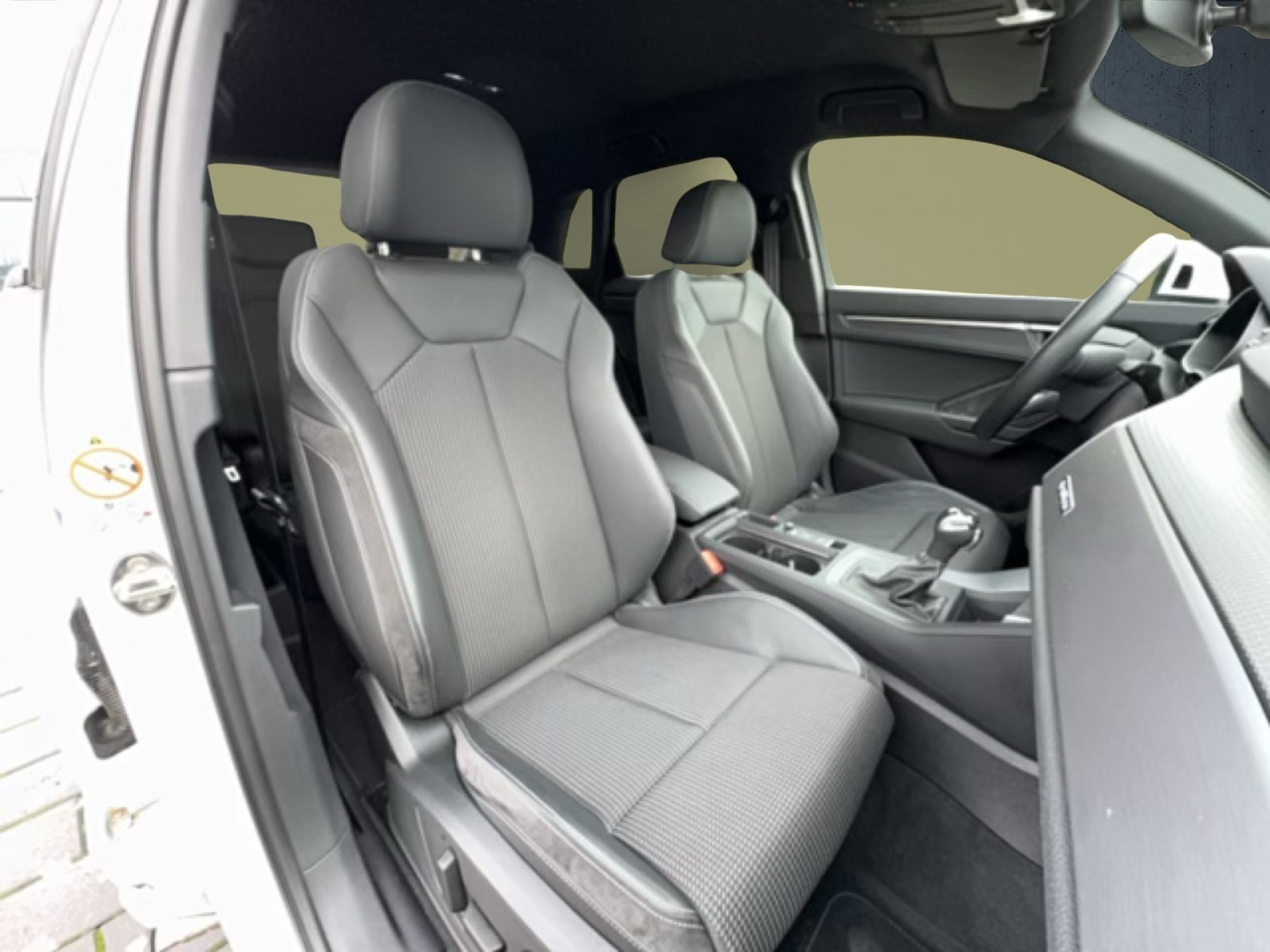 Audi - Q3_16 Audi - Q3_16