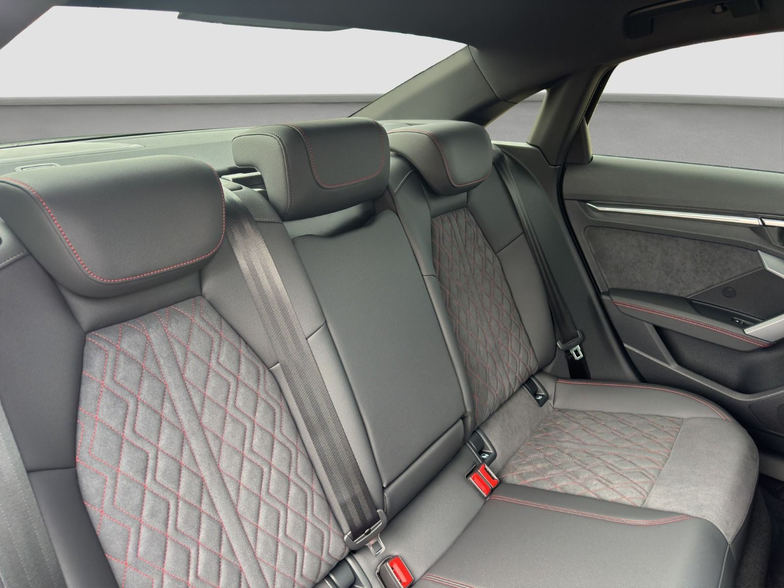 Audi - S3 Limousine_21