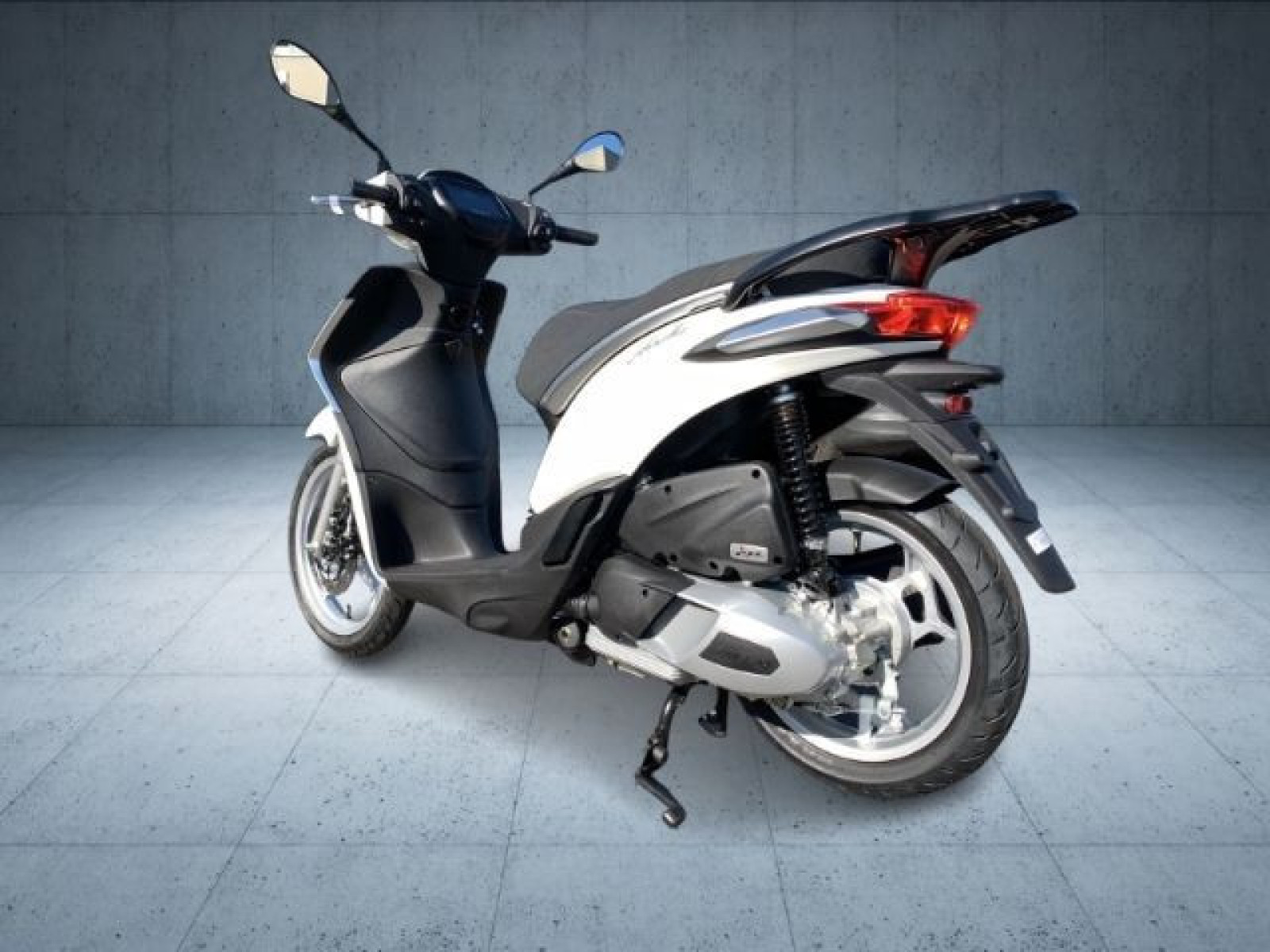 Piaggio - _4