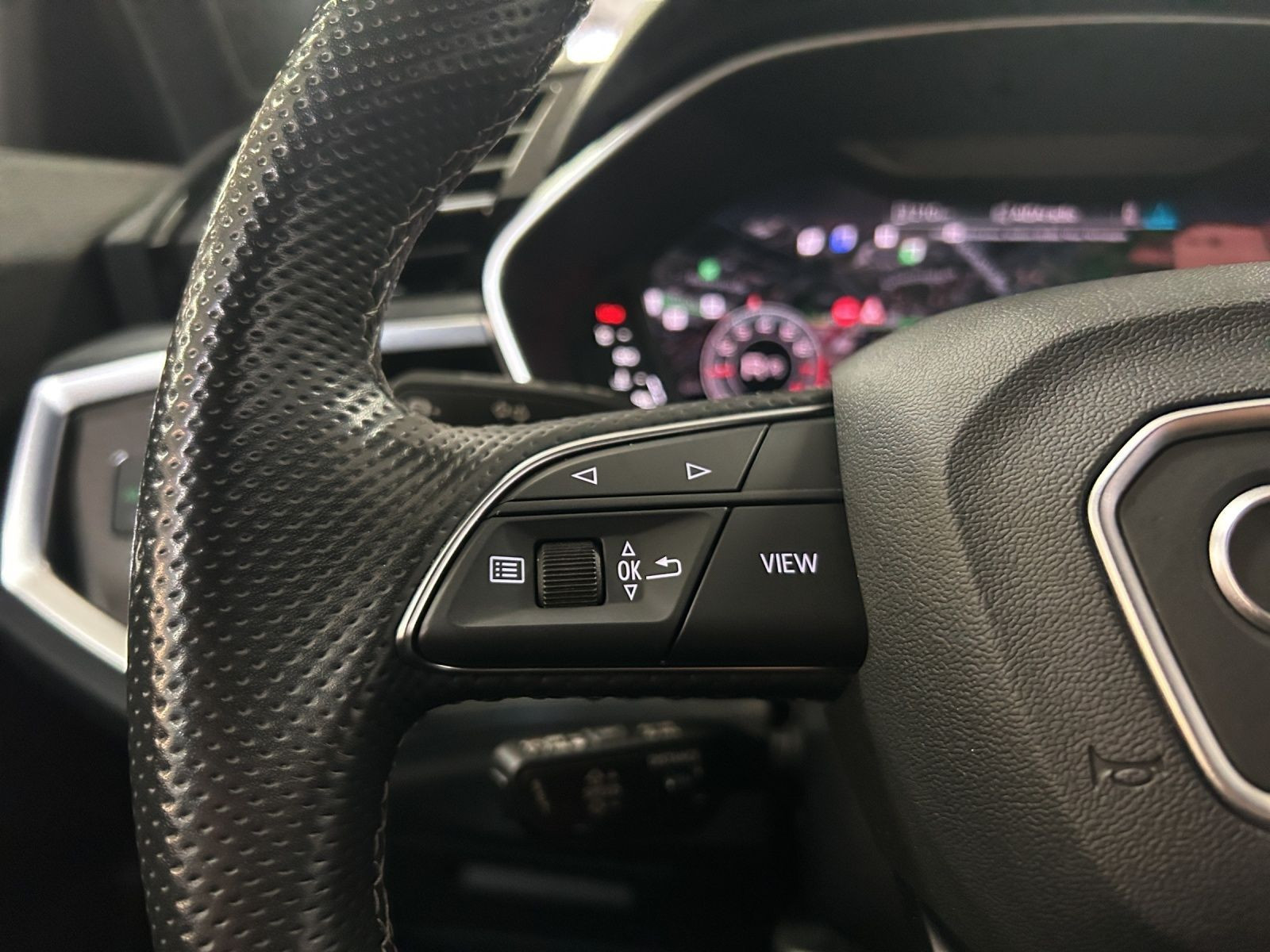 Audi - Q3_26