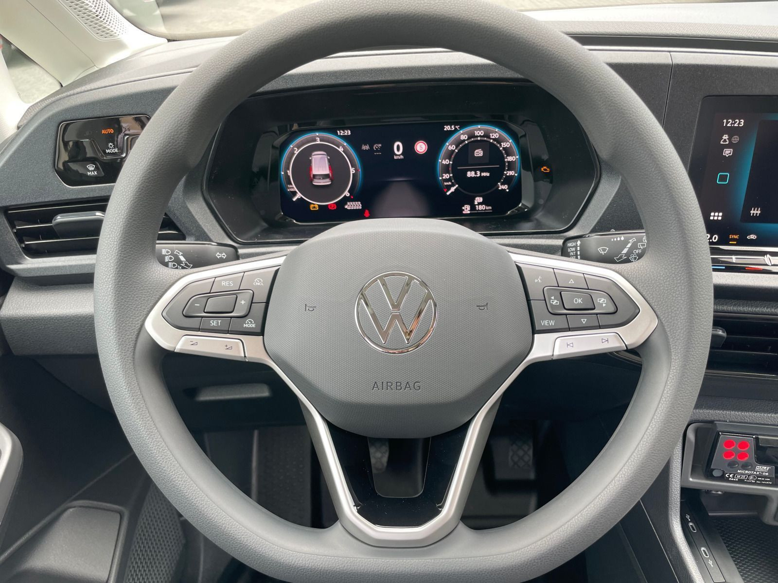Volkswagen - Caddy Maxi_12