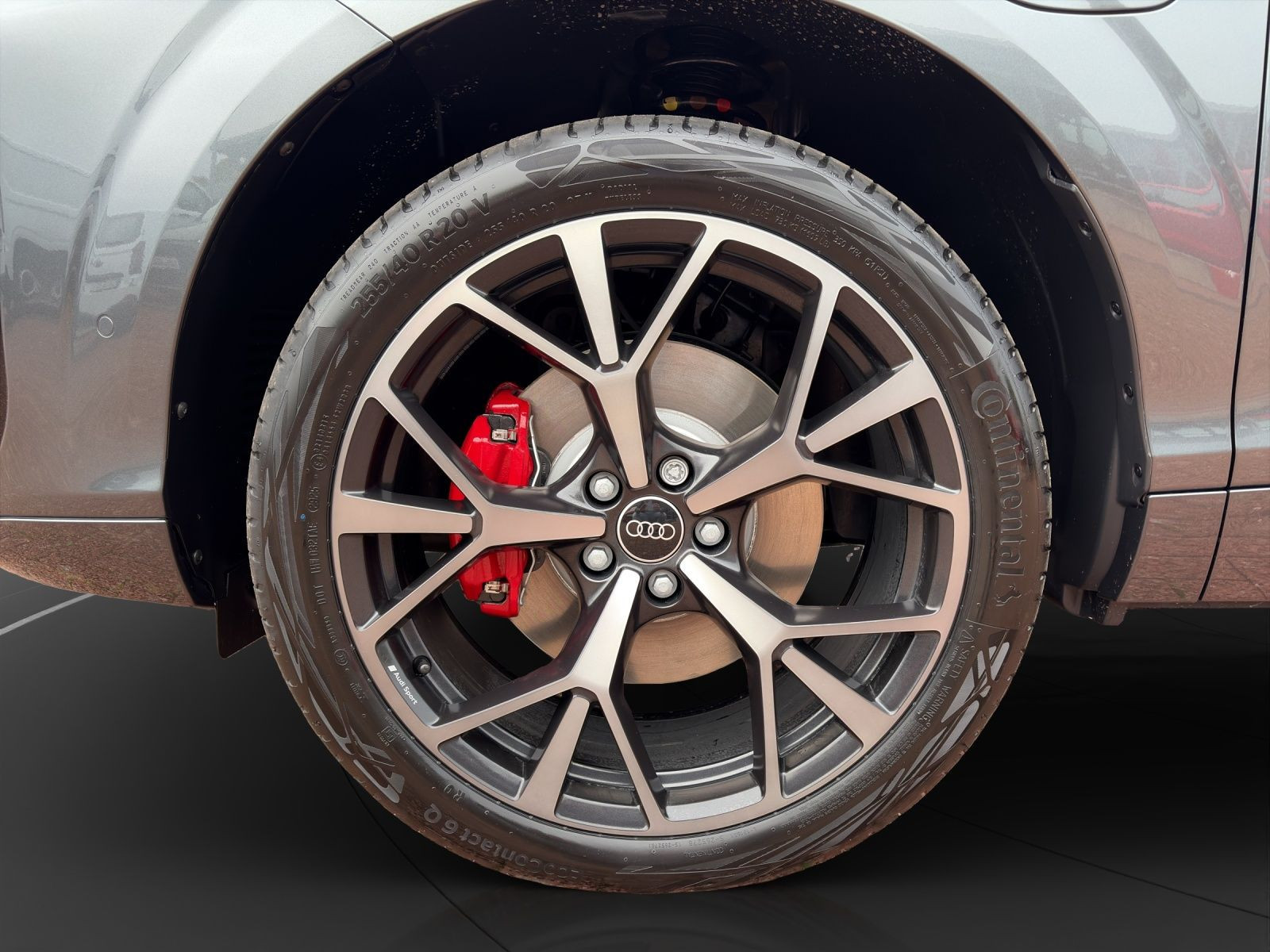 Audi - Q3_16