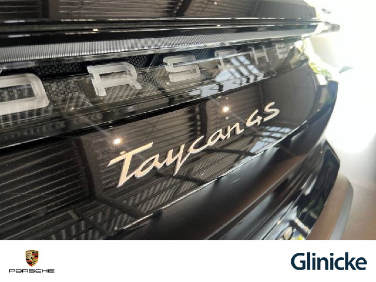Porsche - Taycan_14
