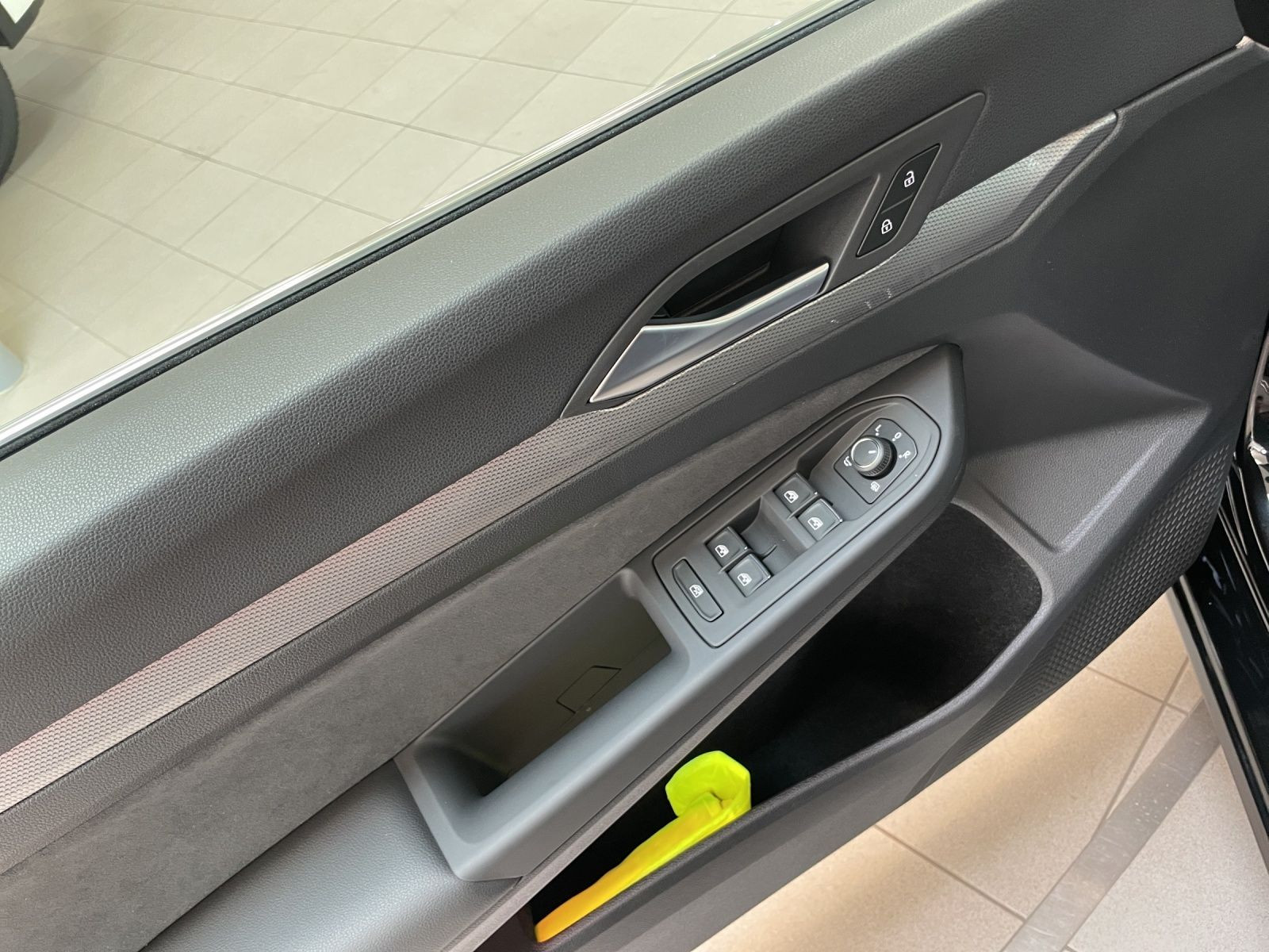 Volkswagen - Golf_13