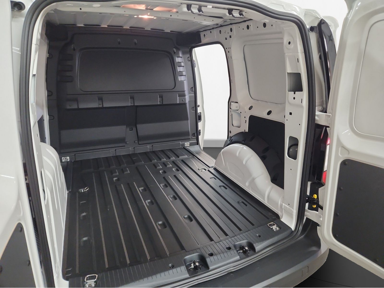 Volkswagen - Caddy Cargo_15