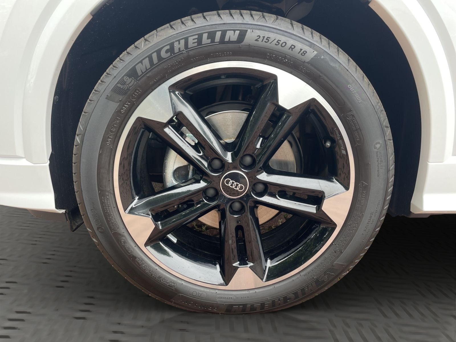 Audi - Q2_19