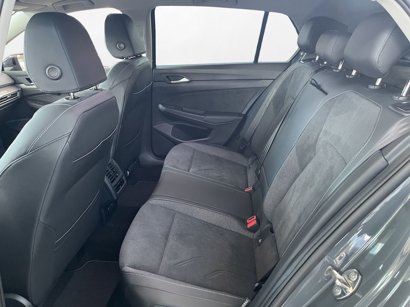 Volkswagen - Golf_5