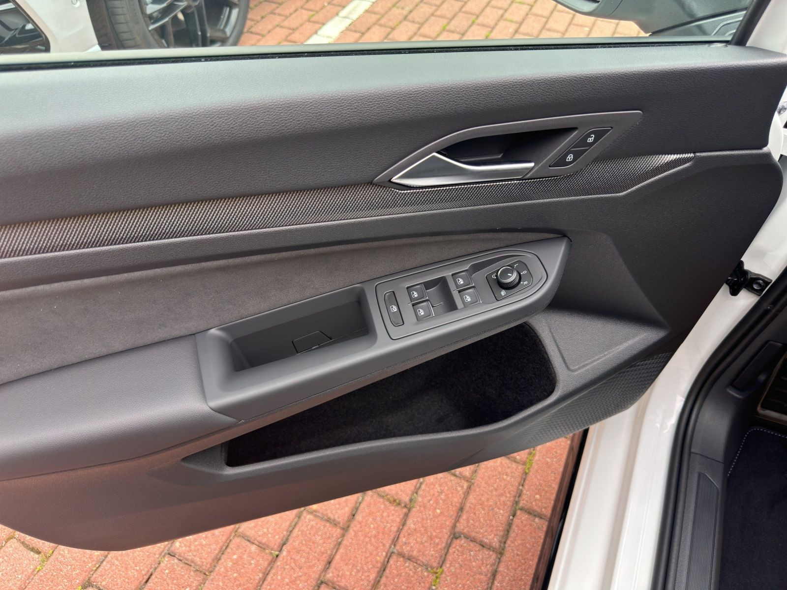 Volkswagen - Golf_12