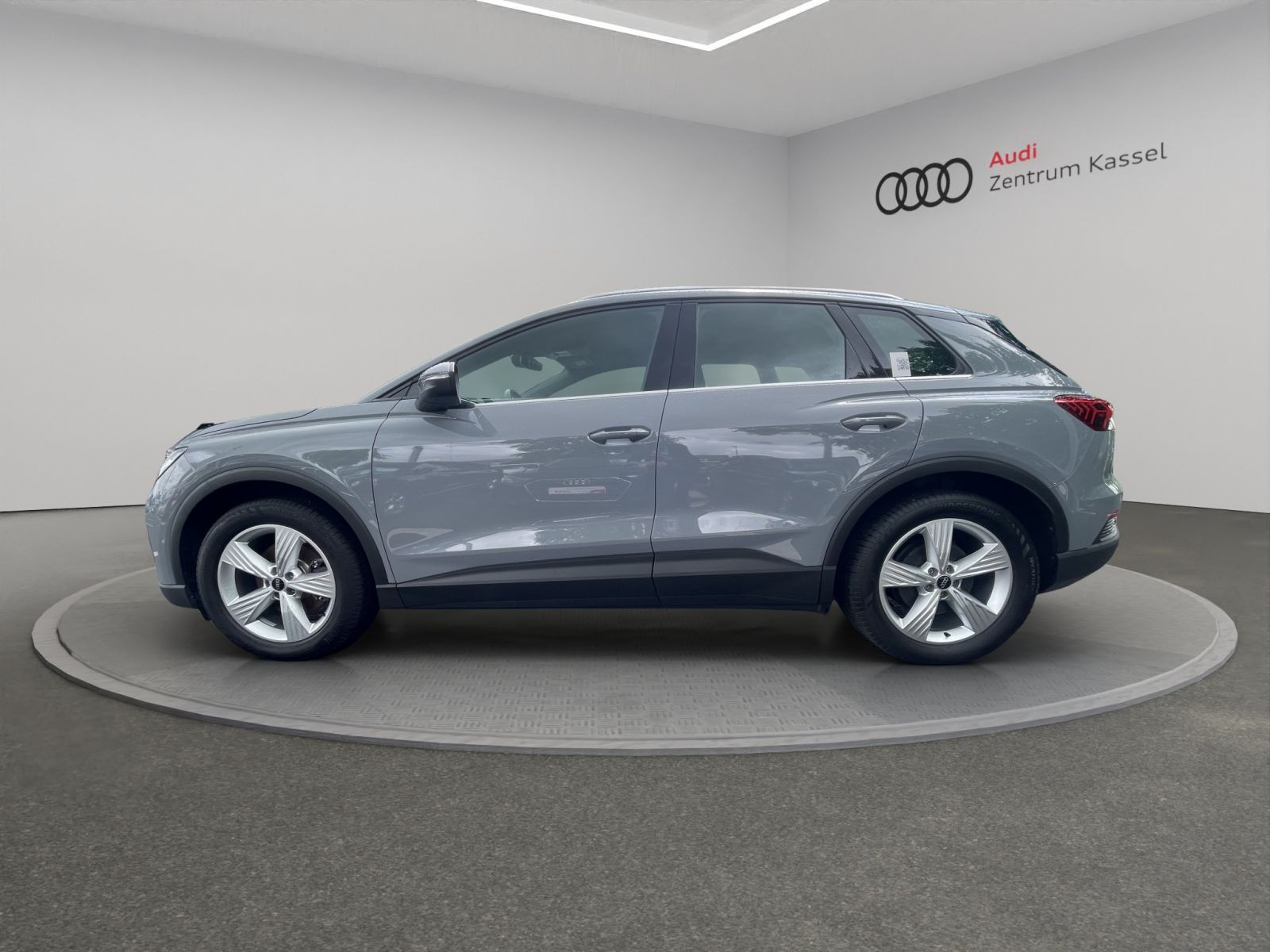 Audi - Q4_4