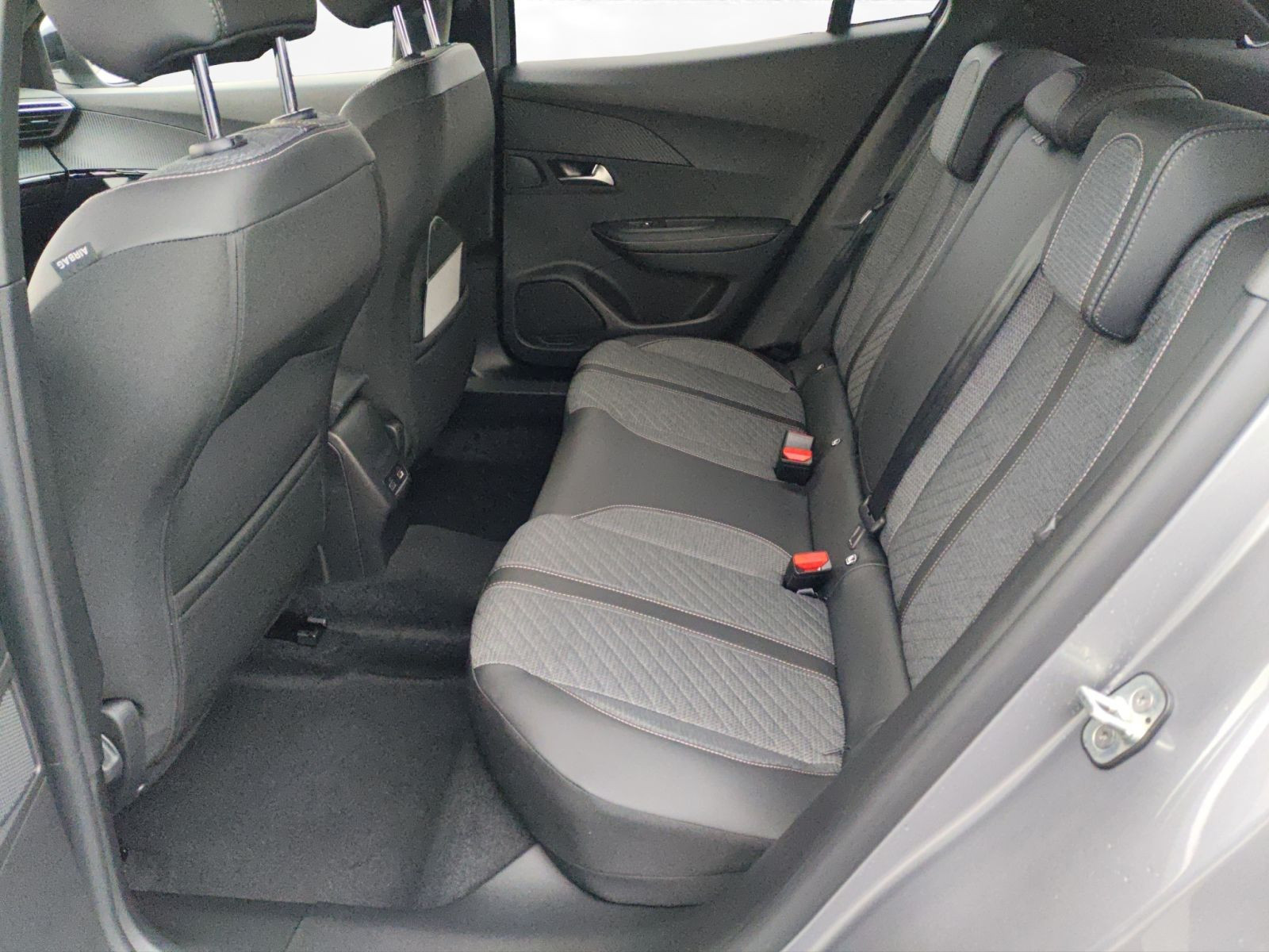 Peugeot - 2008_12