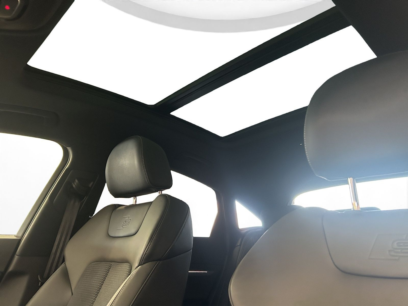Audi - SQ8 Sportback e-tron_11