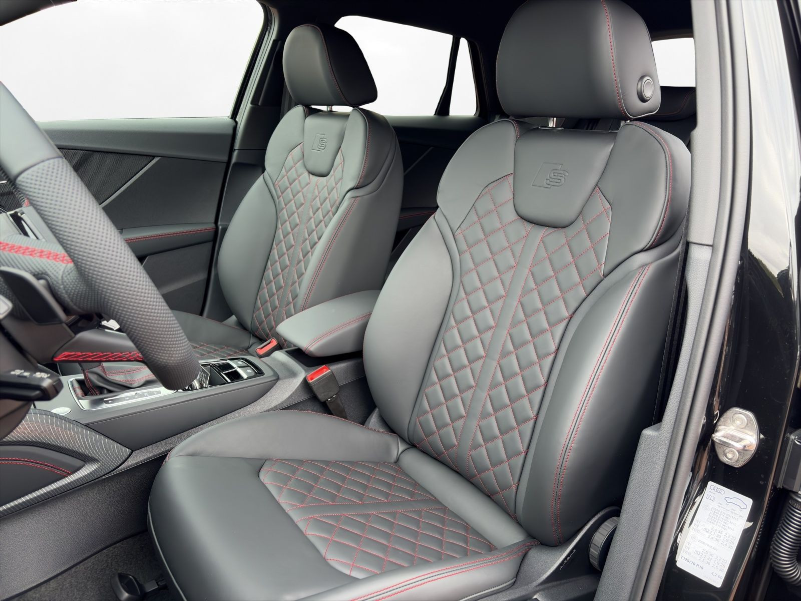 Audi - Q2_14