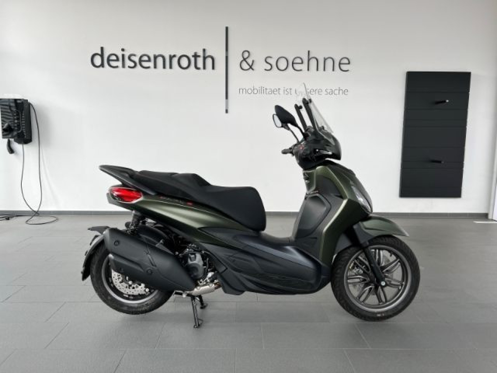Piaggio - _4