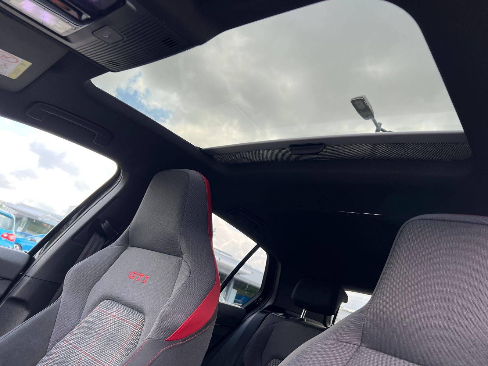 Volkswagen - Golf GTI_15