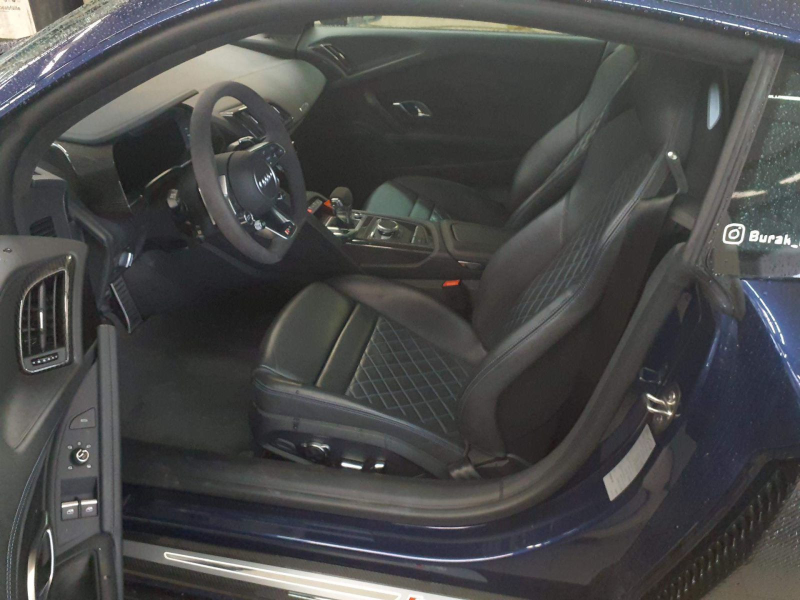 Audi - R8_5