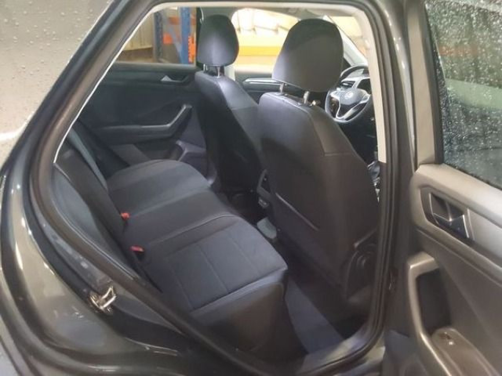Volkswagen - T-Roc_8