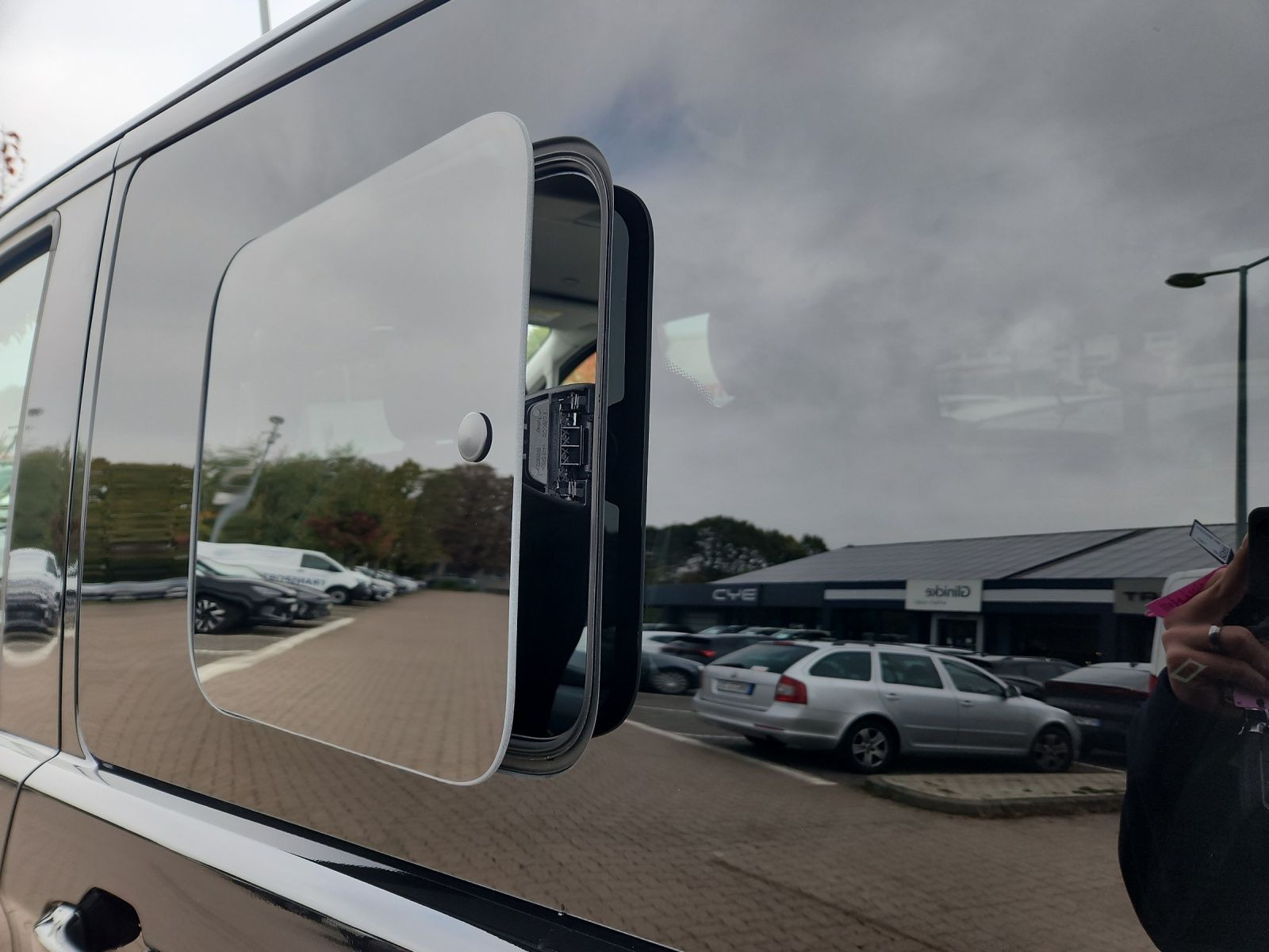 Volkswagen - Caravelle_22