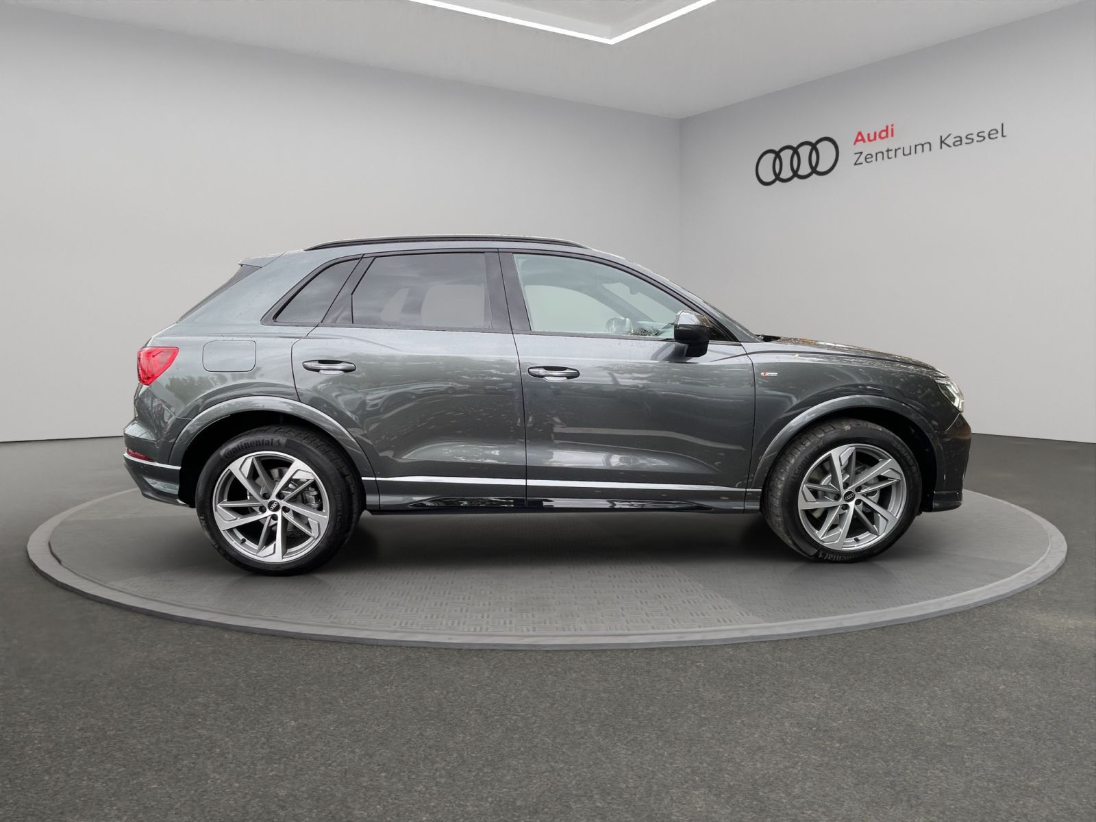 Audi - Q3_8 Audi - Q3_8