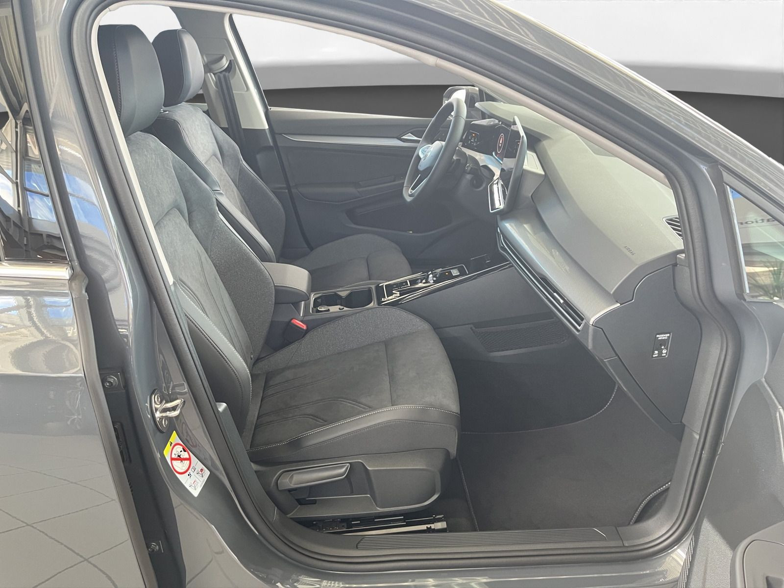Volkswagen - Golf_12