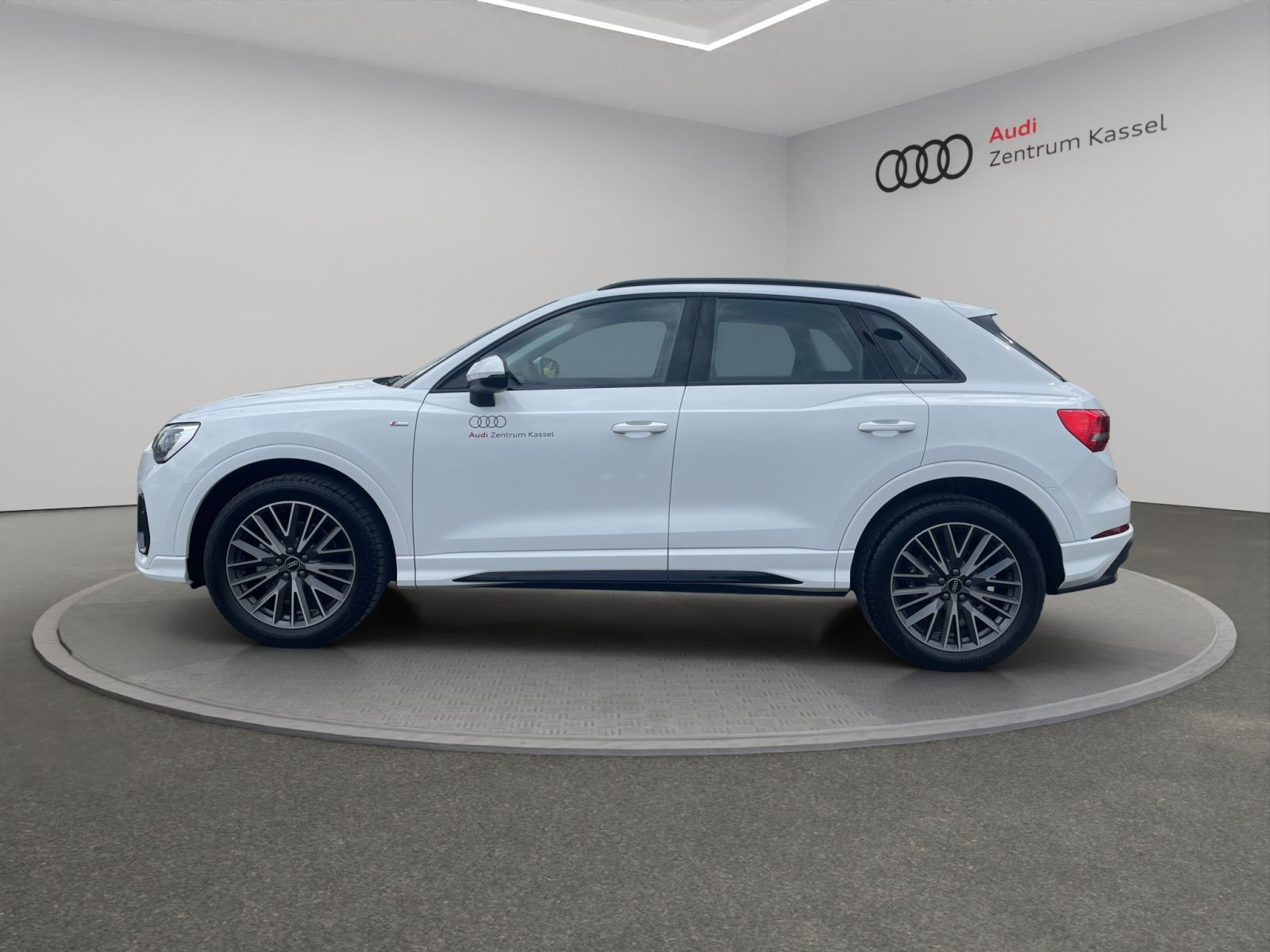 Audi - Q3_2