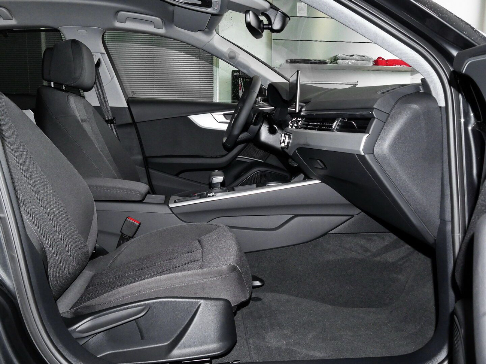 Audi - A4_5