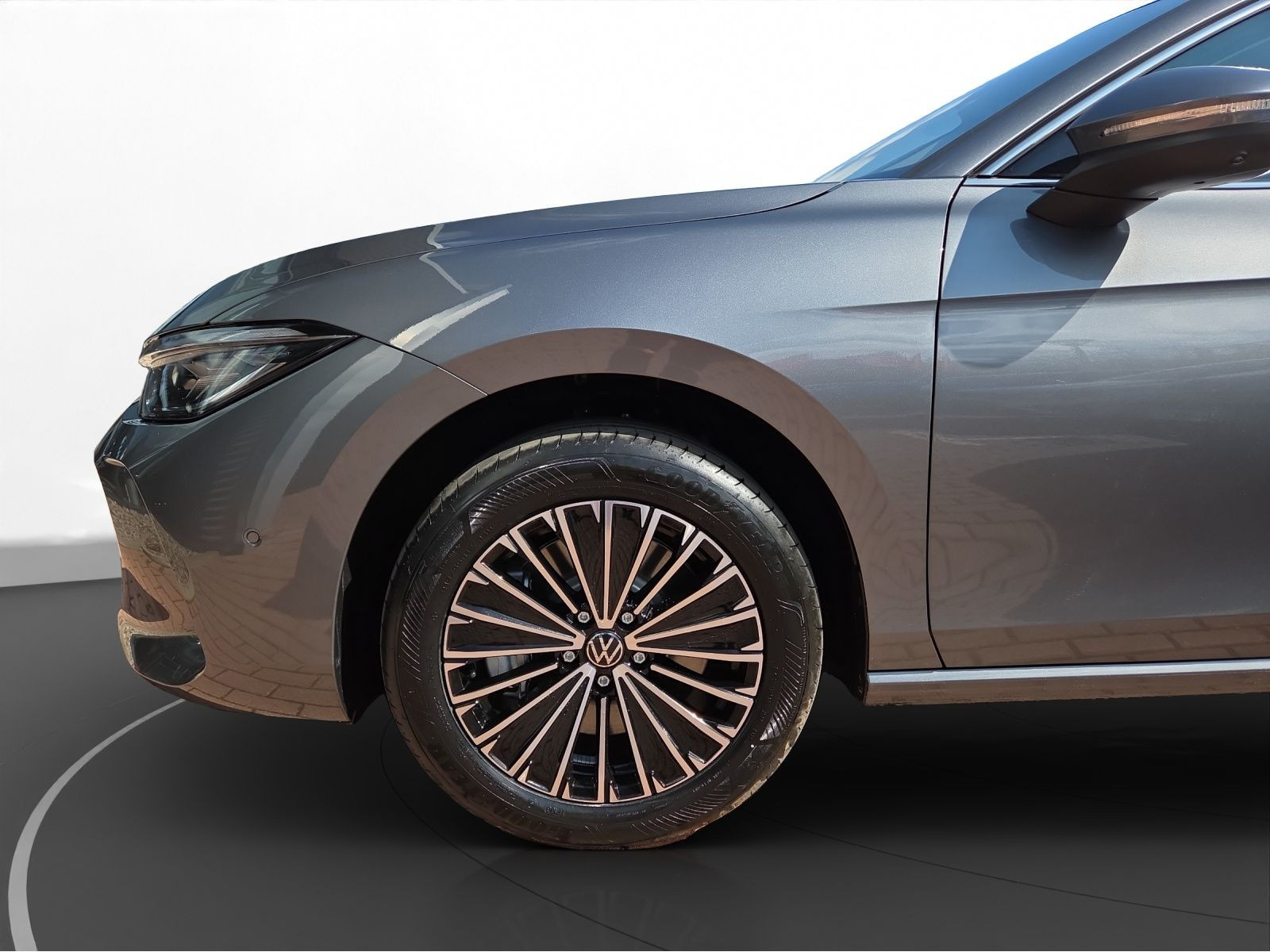 Volkswagen - Passat_5