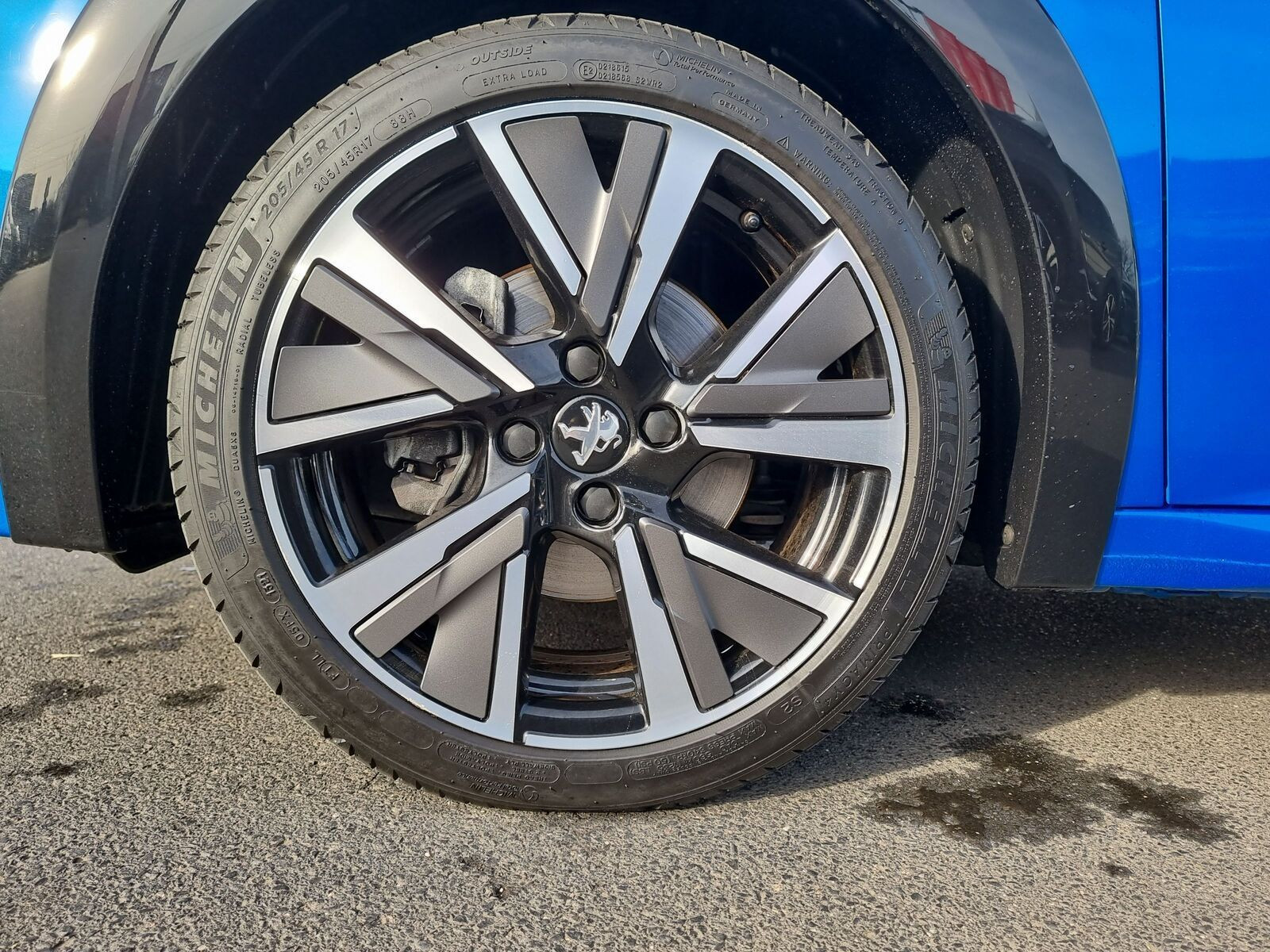 Peugeot - 208_13