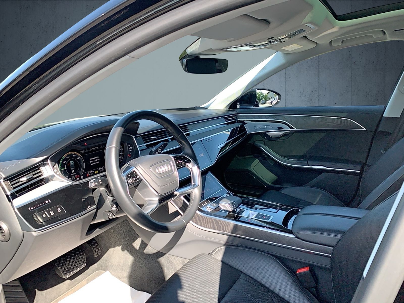 Audi - A8_11