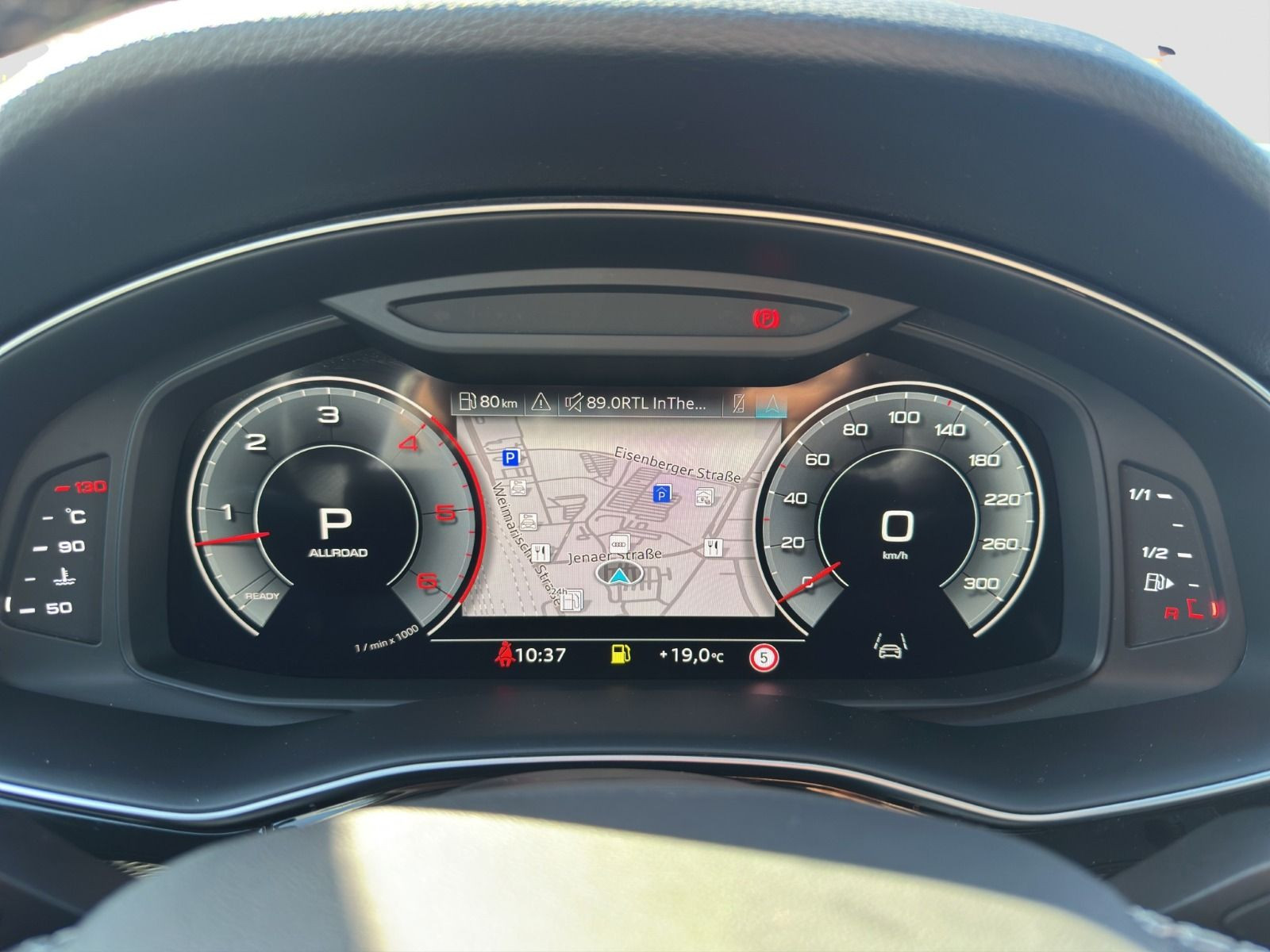 Audi - Q7_10