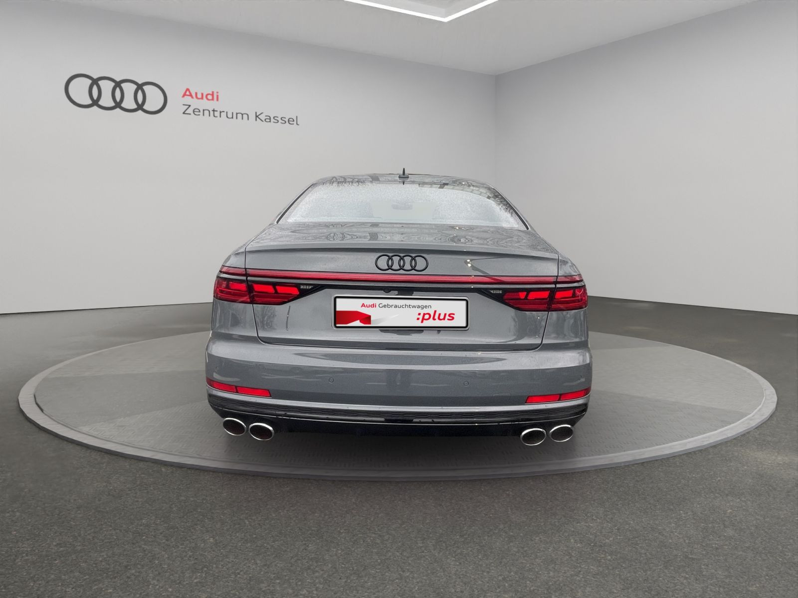 Audi - S8_4