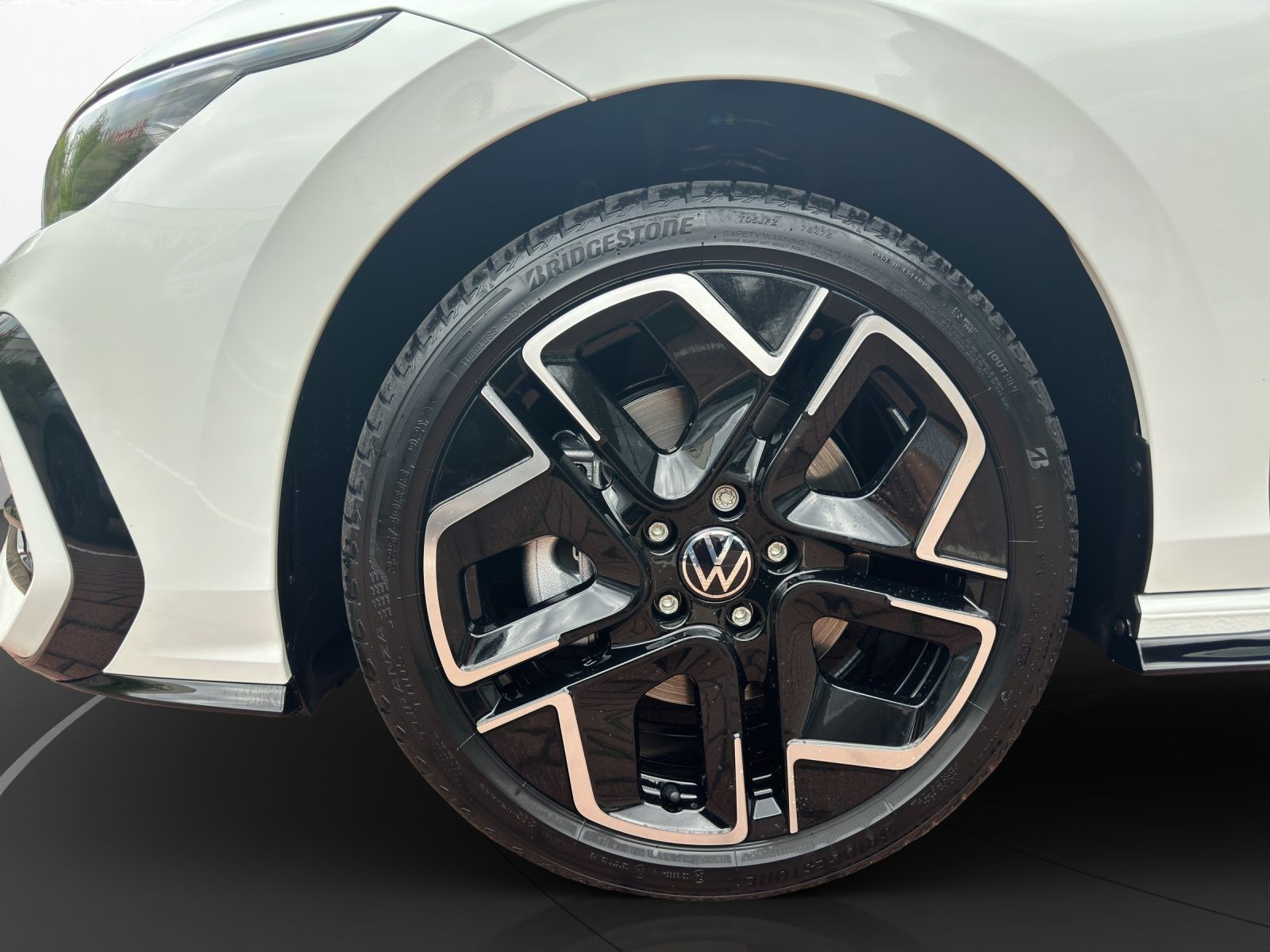 Volkswagen - Golf_5