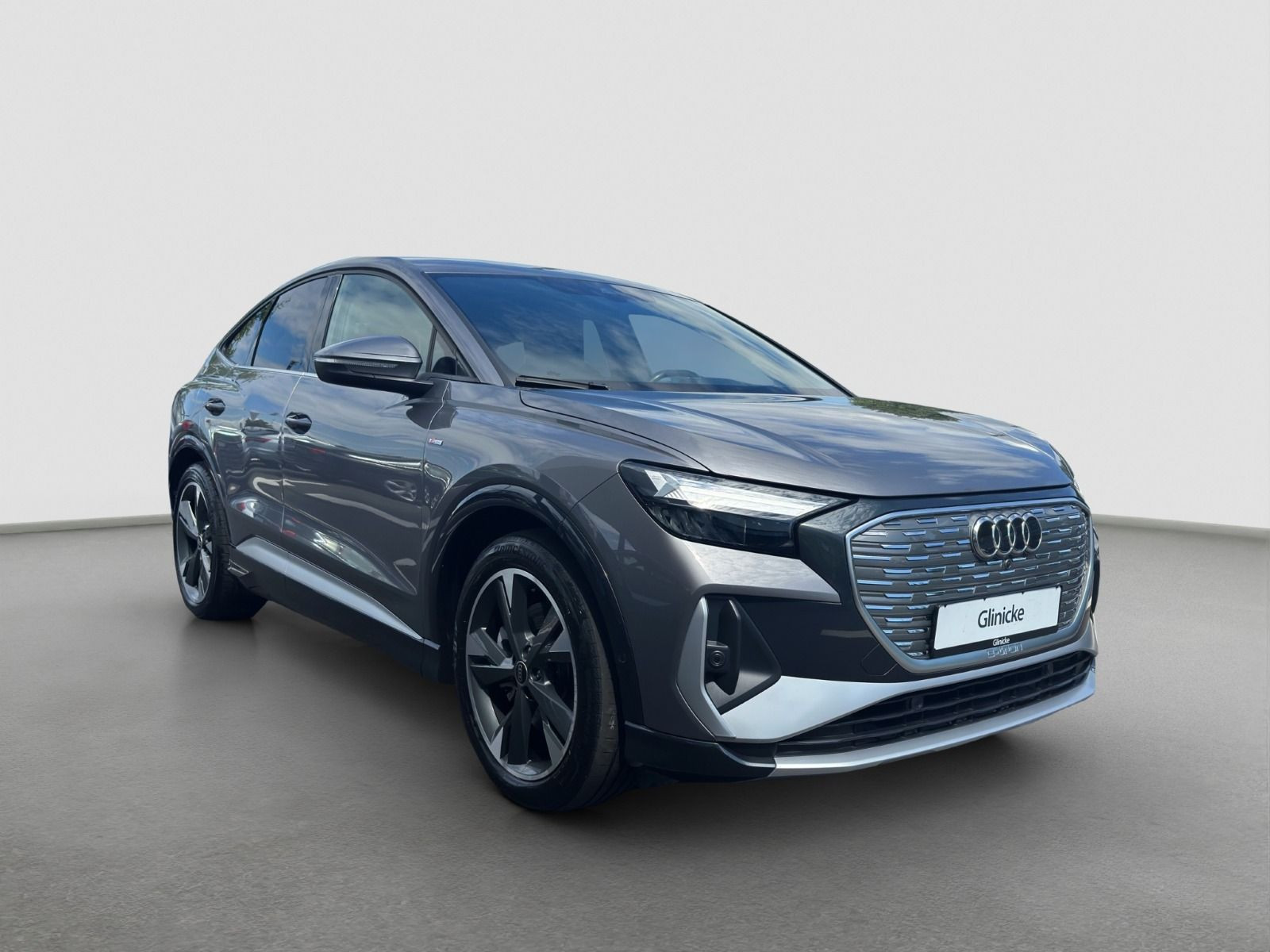 Audi - Q4_7