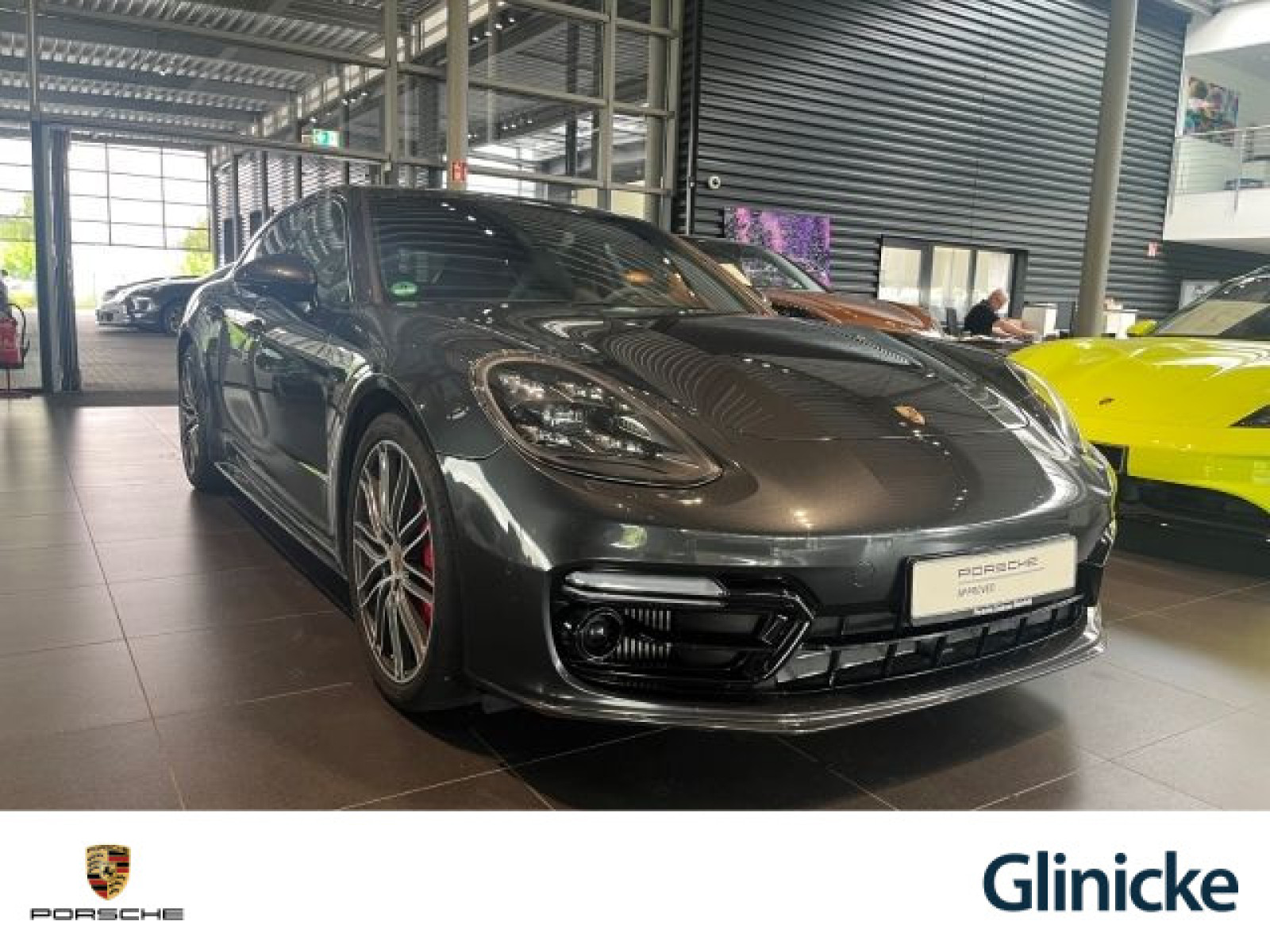 Porsche - Panamera_3