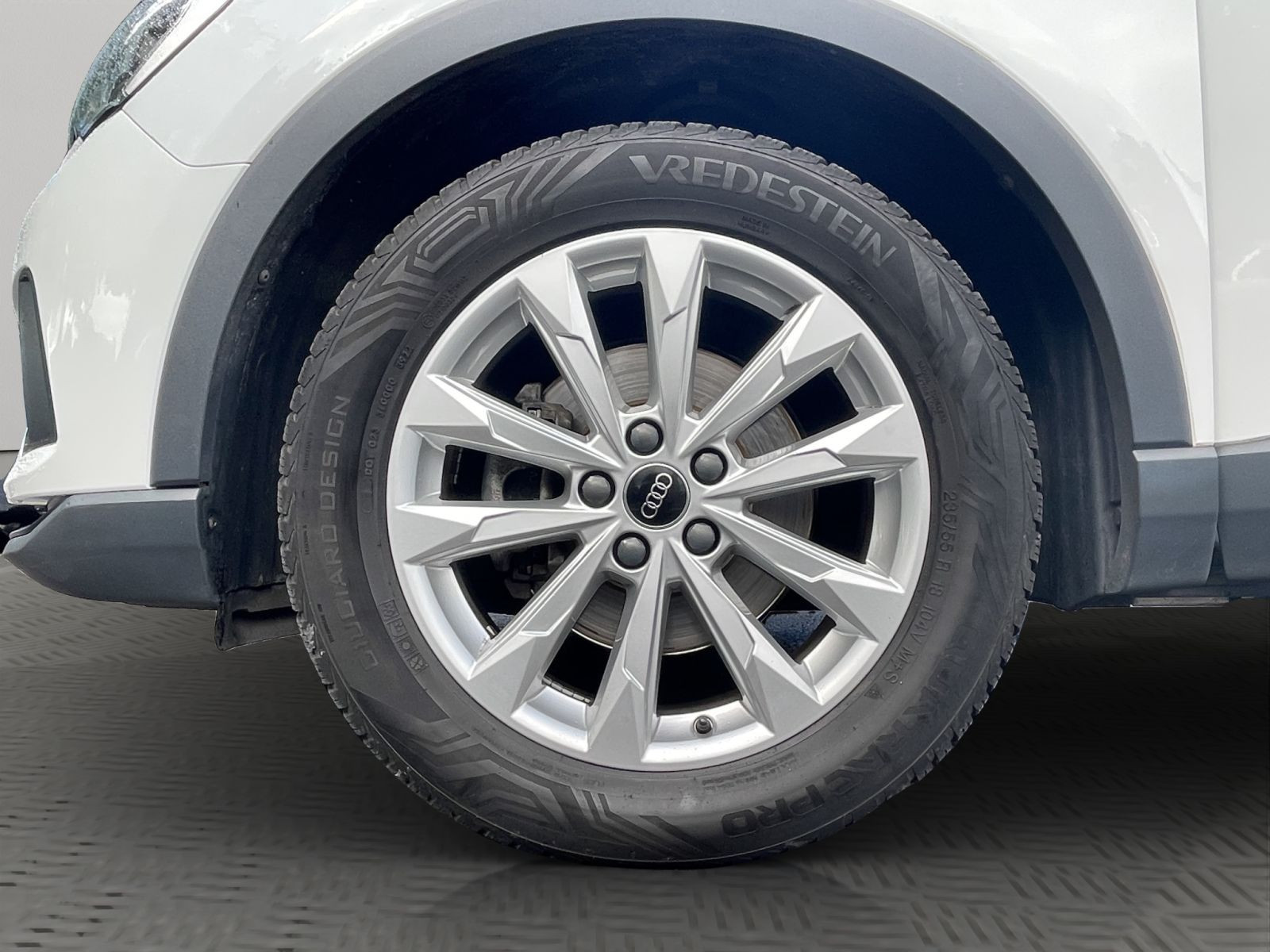 Audi - Q3_21