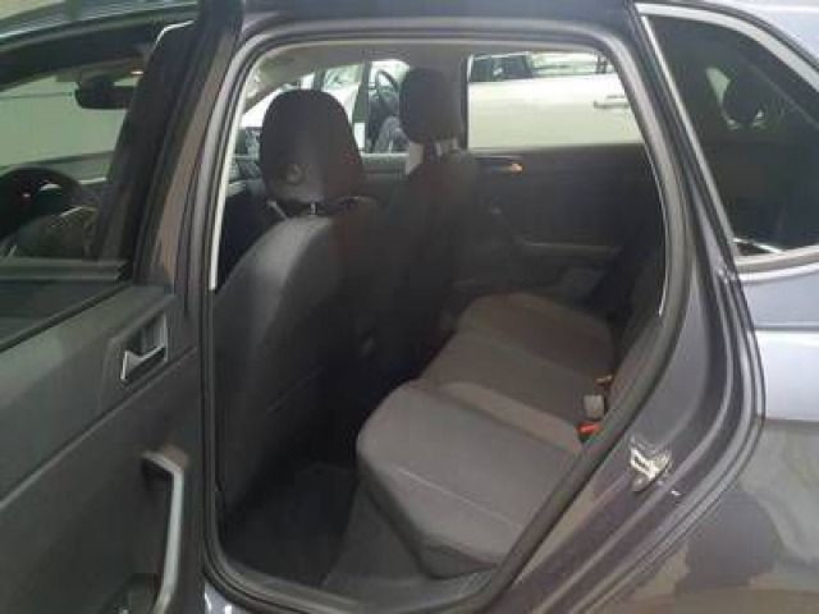 Volkswagen - Polo_4