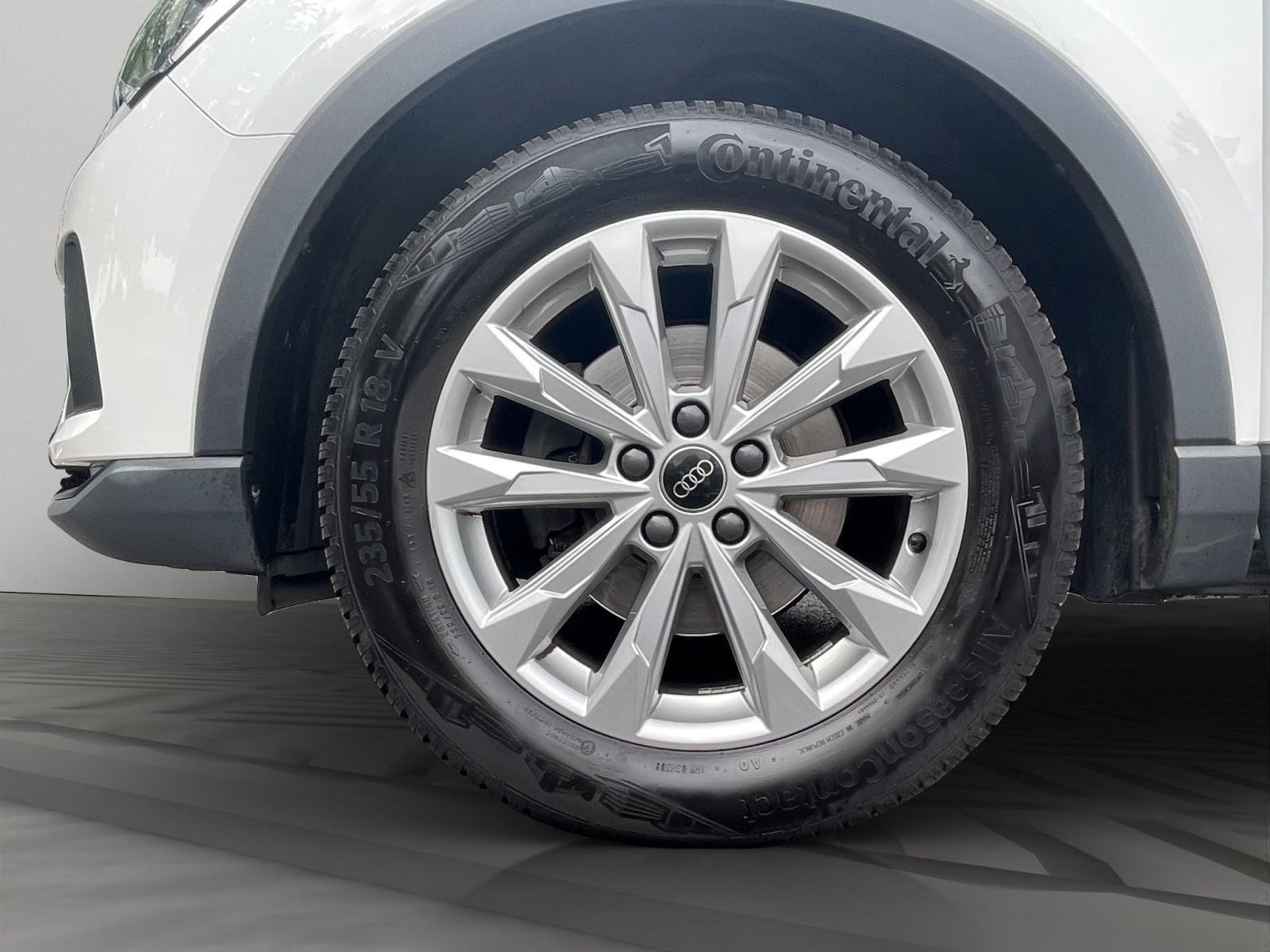 Audi - Q3_21