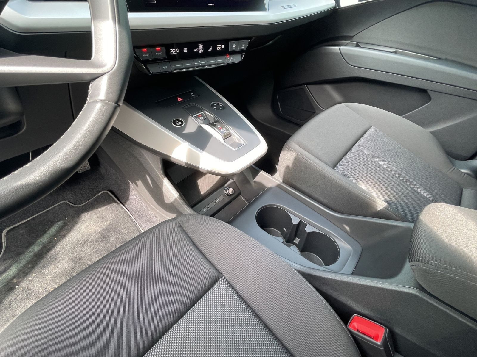 Audi - Q4_15