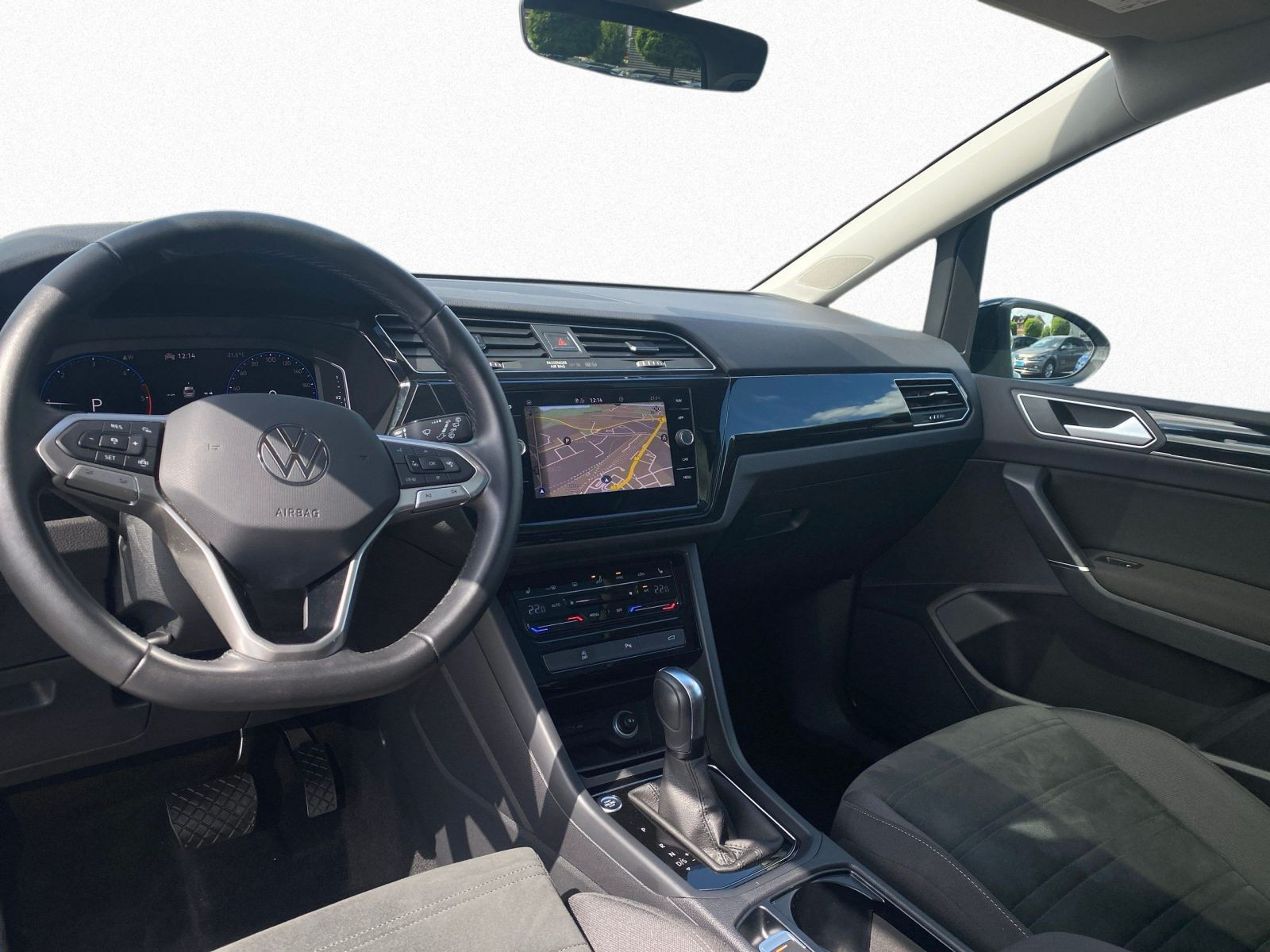 Volkswagen - Touran_13