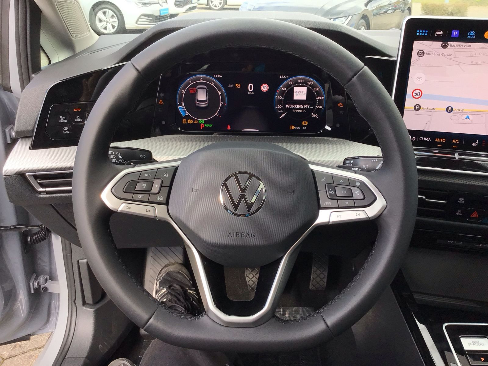 Volkswagen - Golf_14