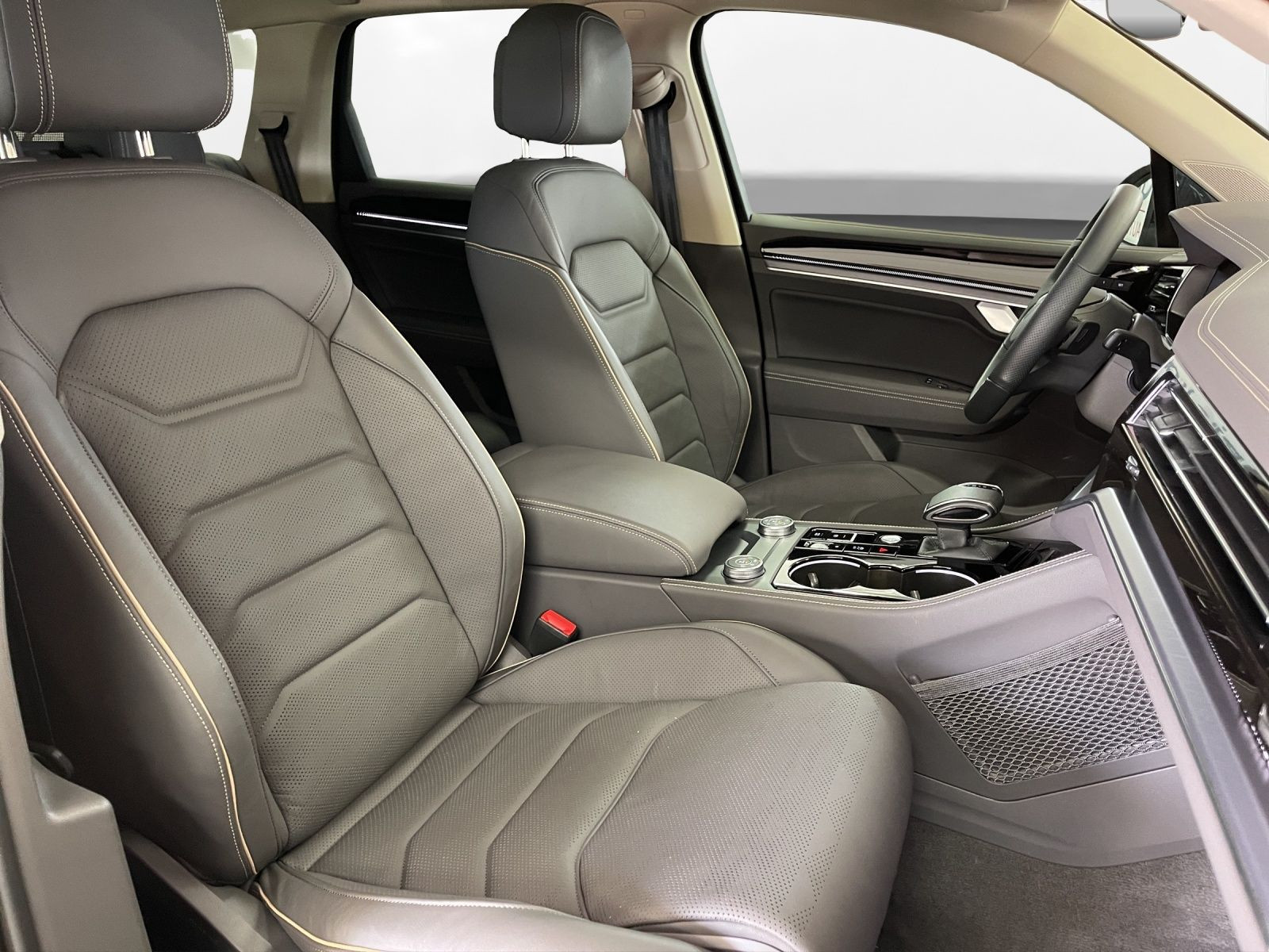 Volkswagen - Touareg_18